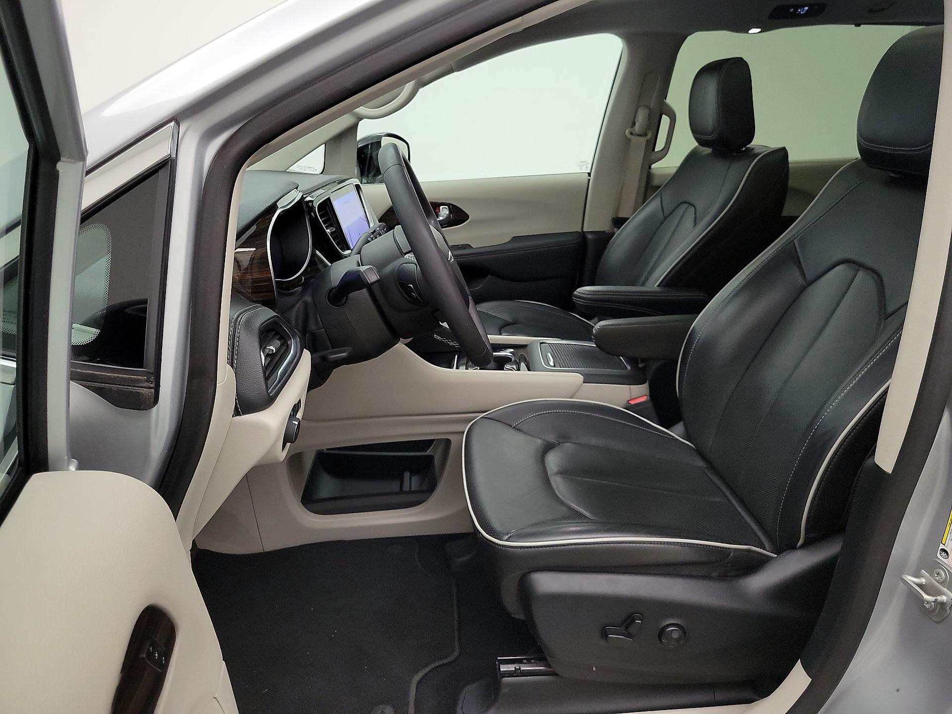 Thumbnail: 2024 Chrysler Pacifica - 11