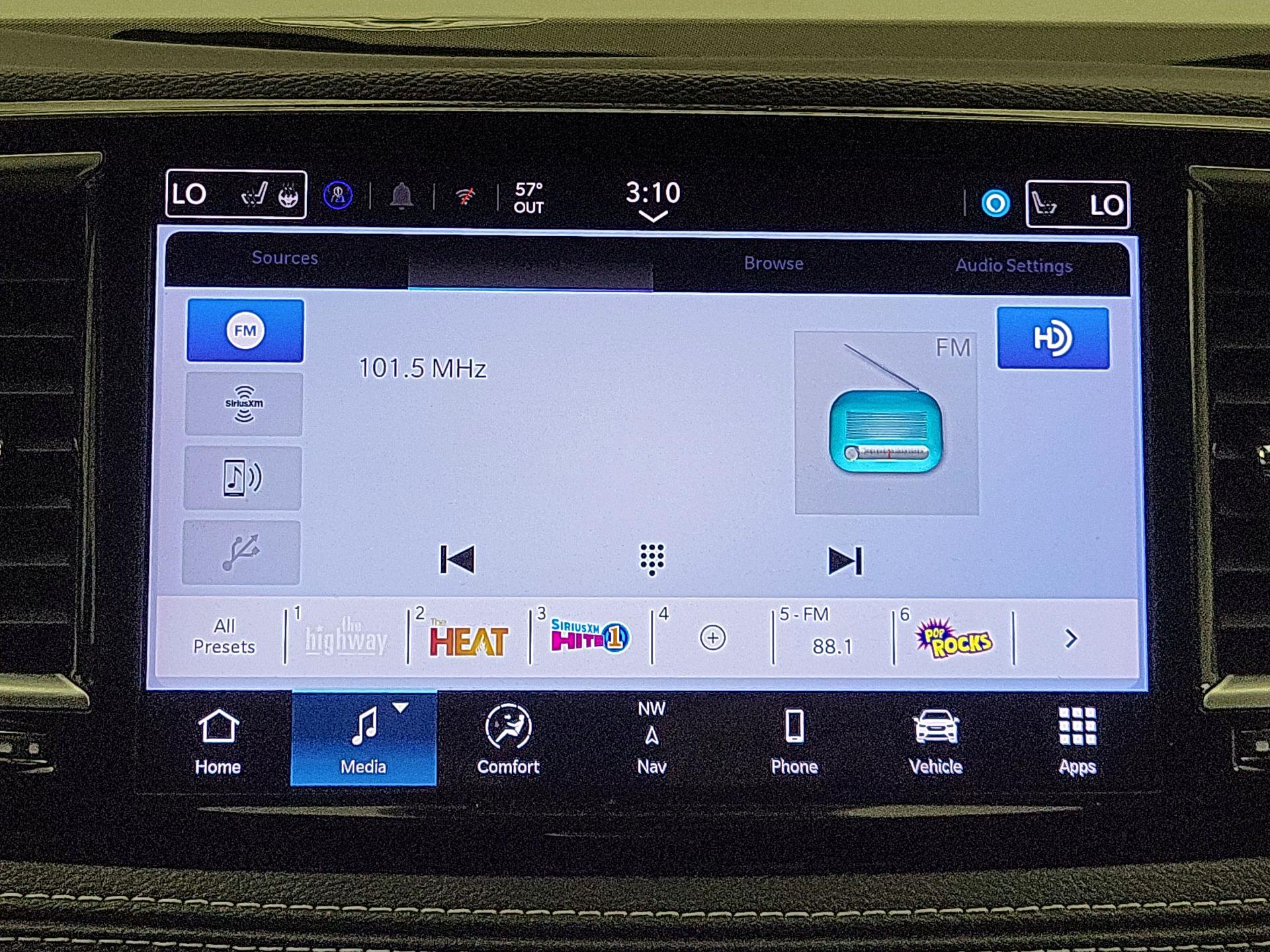 Thumbnail: 2024 Chrysler Pacifica - 16