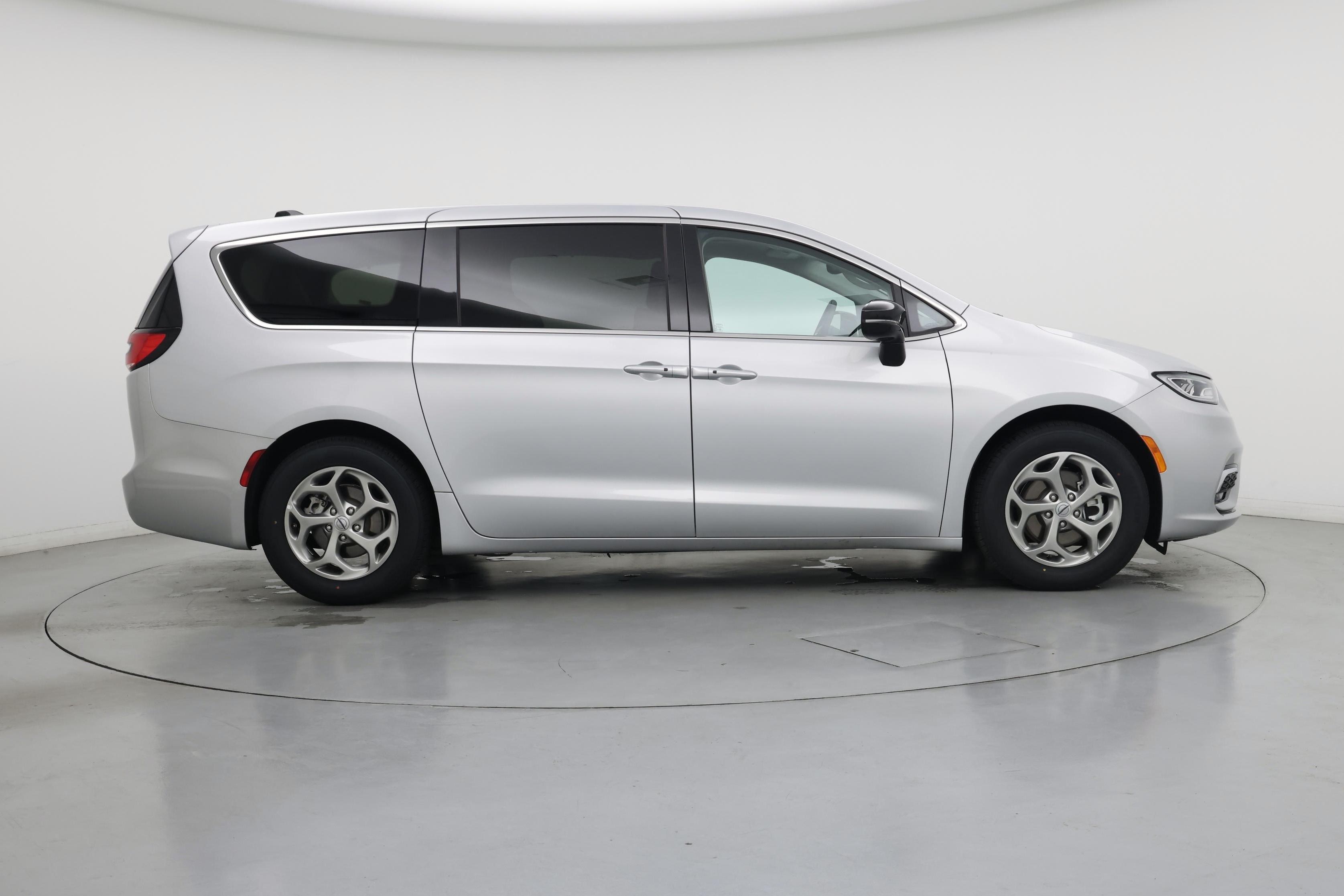 Thumbnail: 2024 Chrysler Pacifica - 7