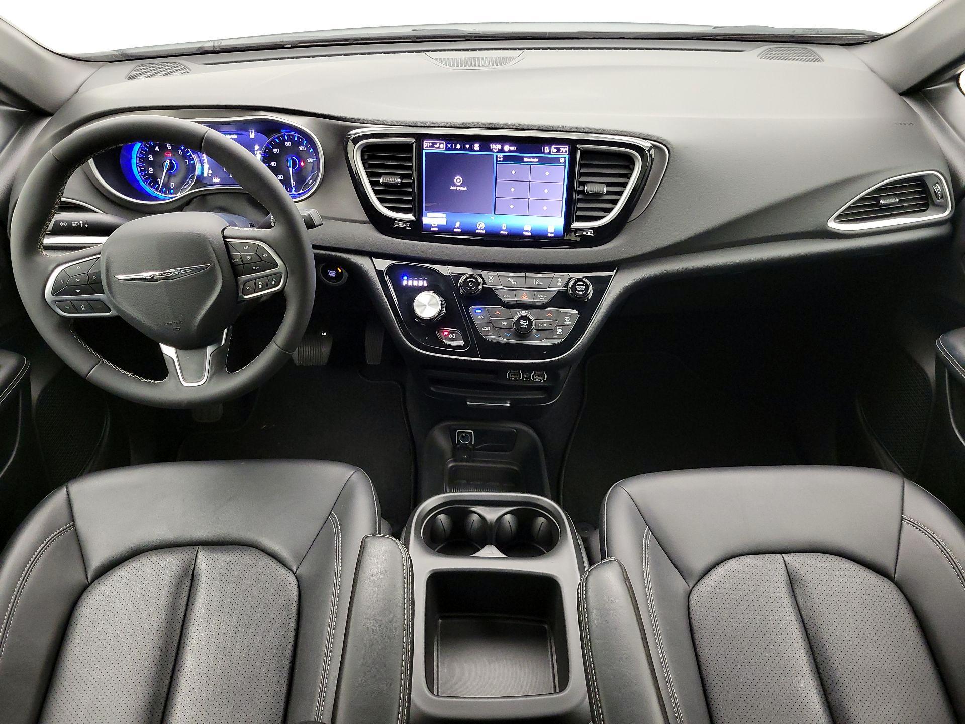 Thumbnail: 2025 Chrysler Pacifica - 9
