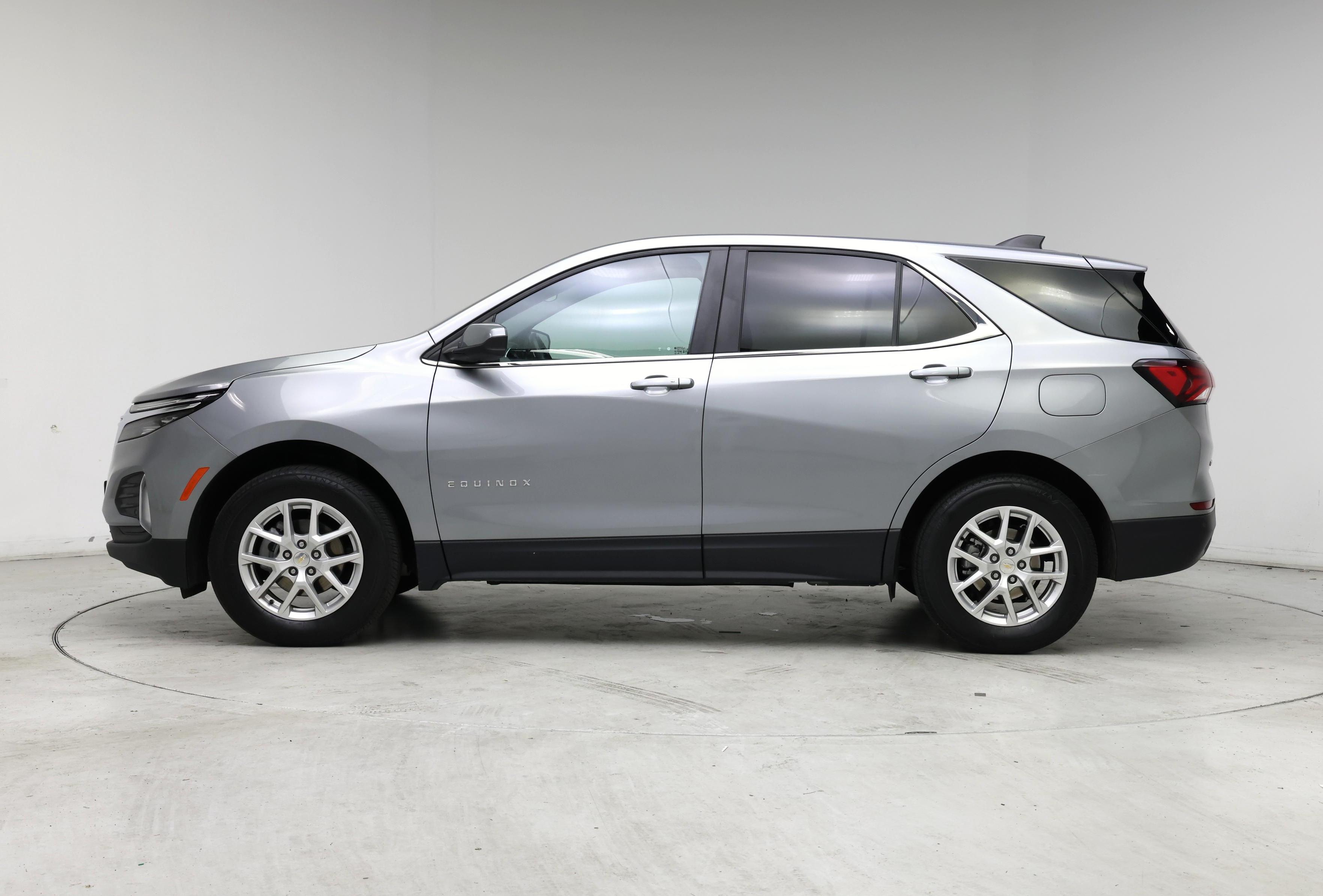 Thumbnail: 2023 Chevrolet Equinox - 3