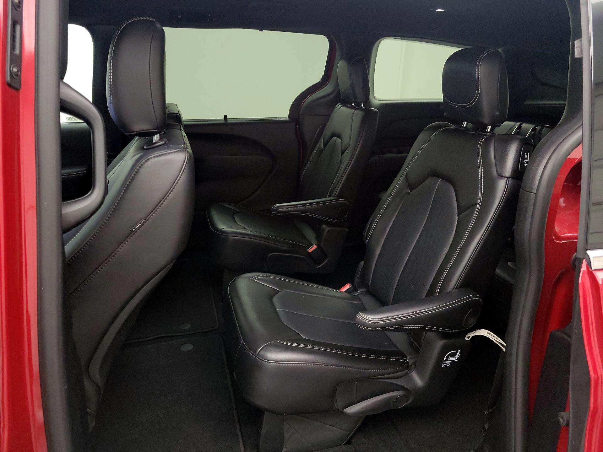 Thumbnail: 2025 Chrysler Pacifica - 19