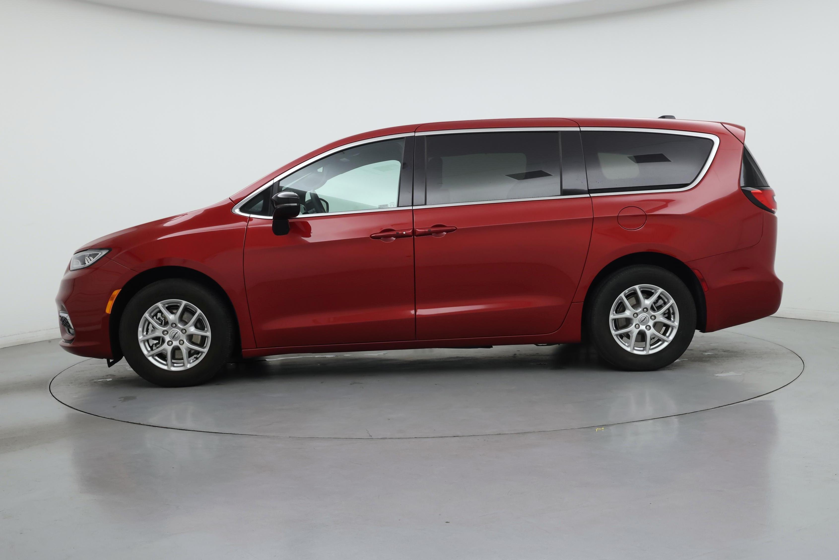 Thumbnail: 2025 Chrysler Pacifica - 3