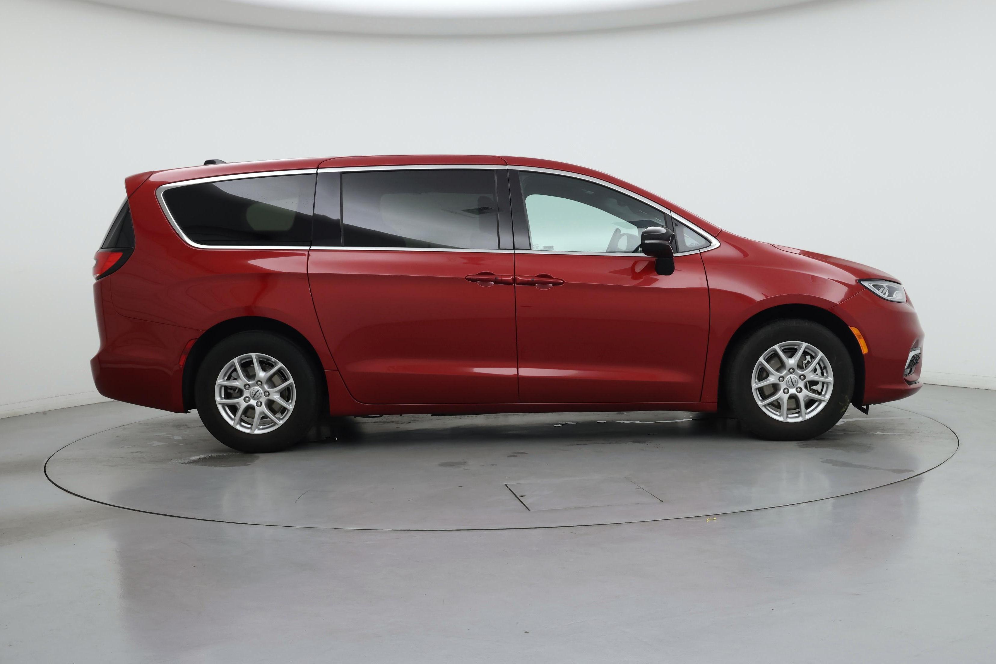 Thumbnail: 2025 Chrysler Pacifica - 7