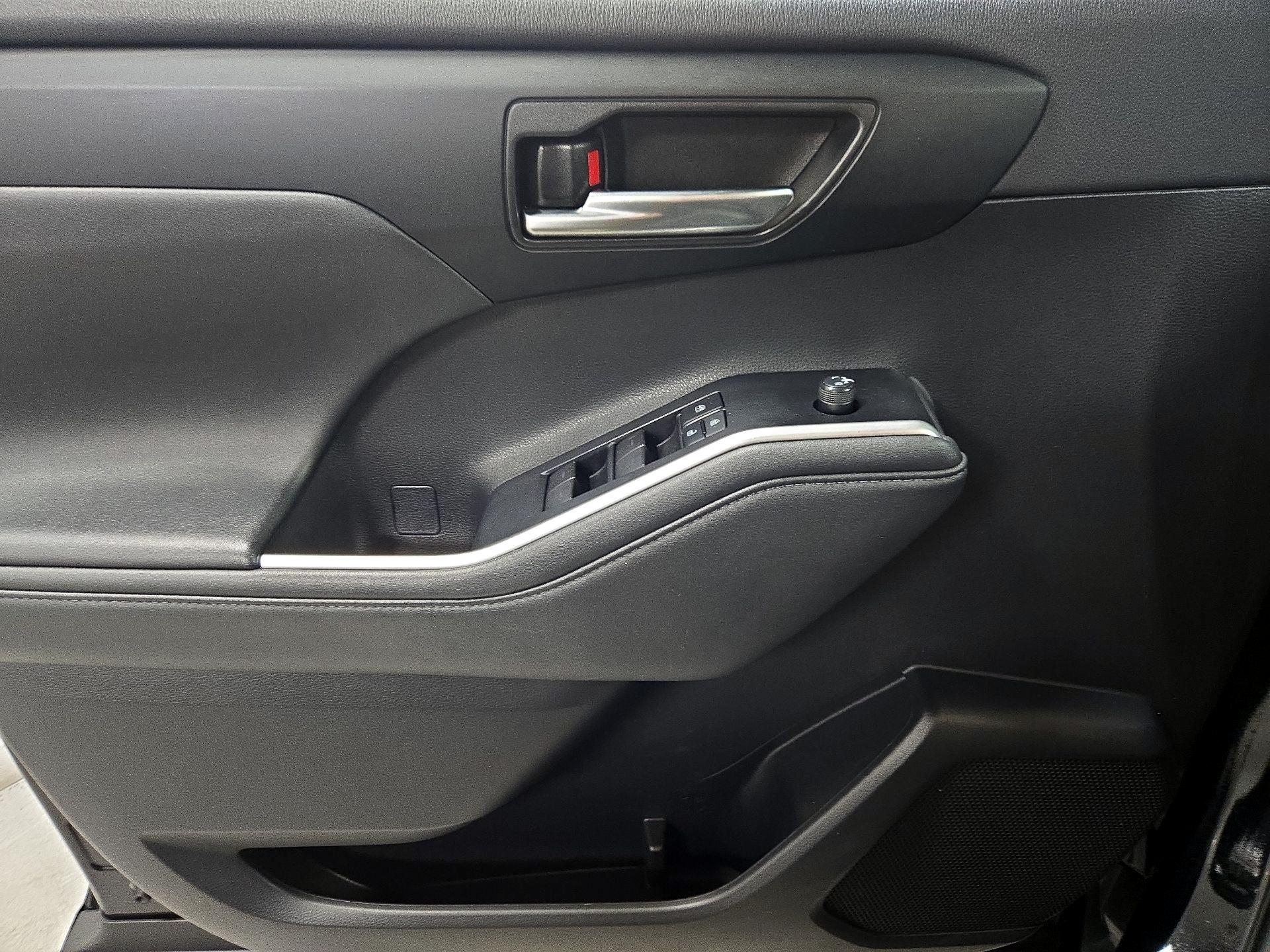Thumbnail: 2021 Toyota Highlander - 12
