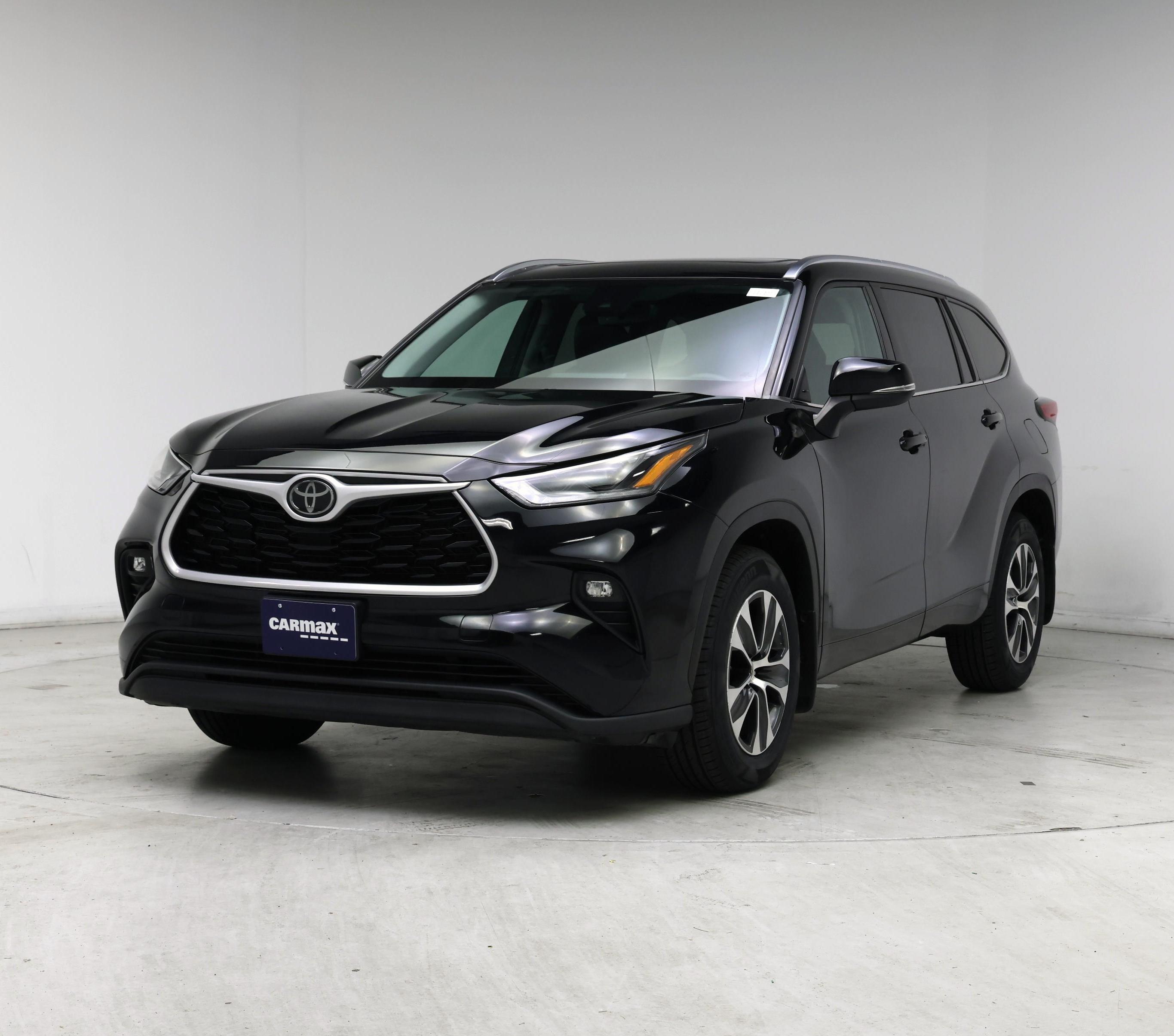 Thumbnail: 2021 Toyota Highlander - 4