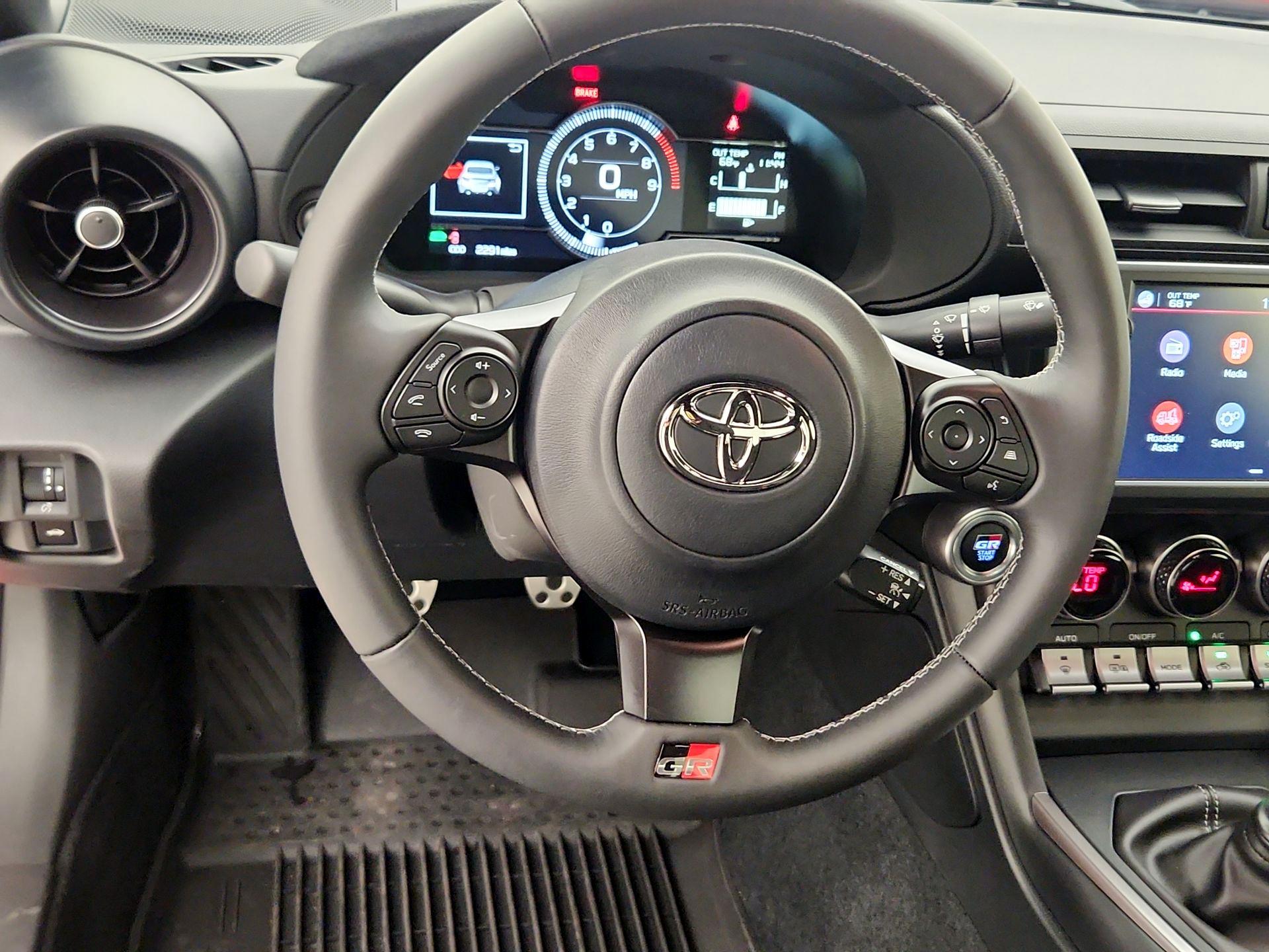 Thumbnail: 2025 Toyota GR86 - 10