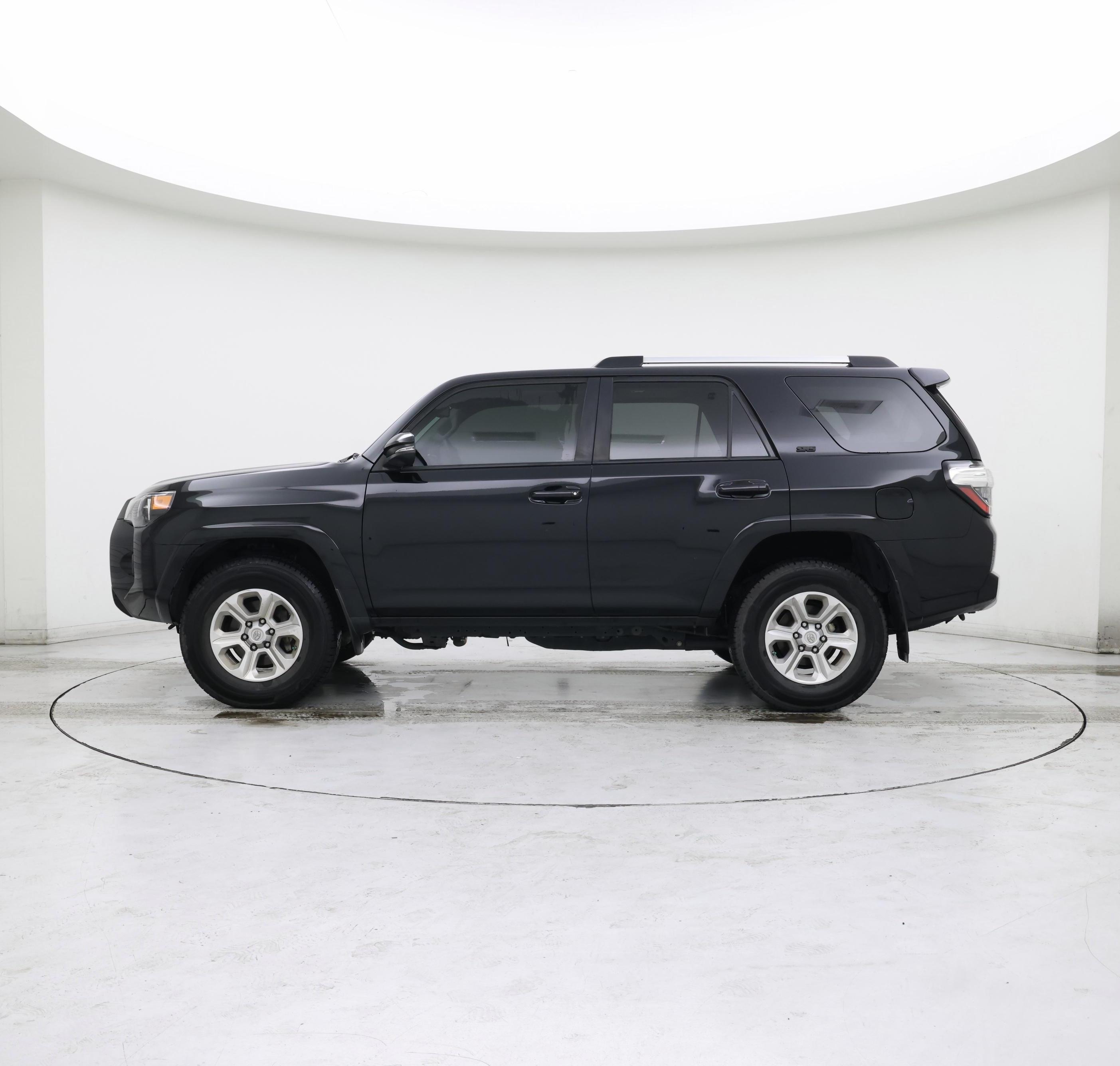 Thumbnail: 2021 Toyota 4Runner - 3