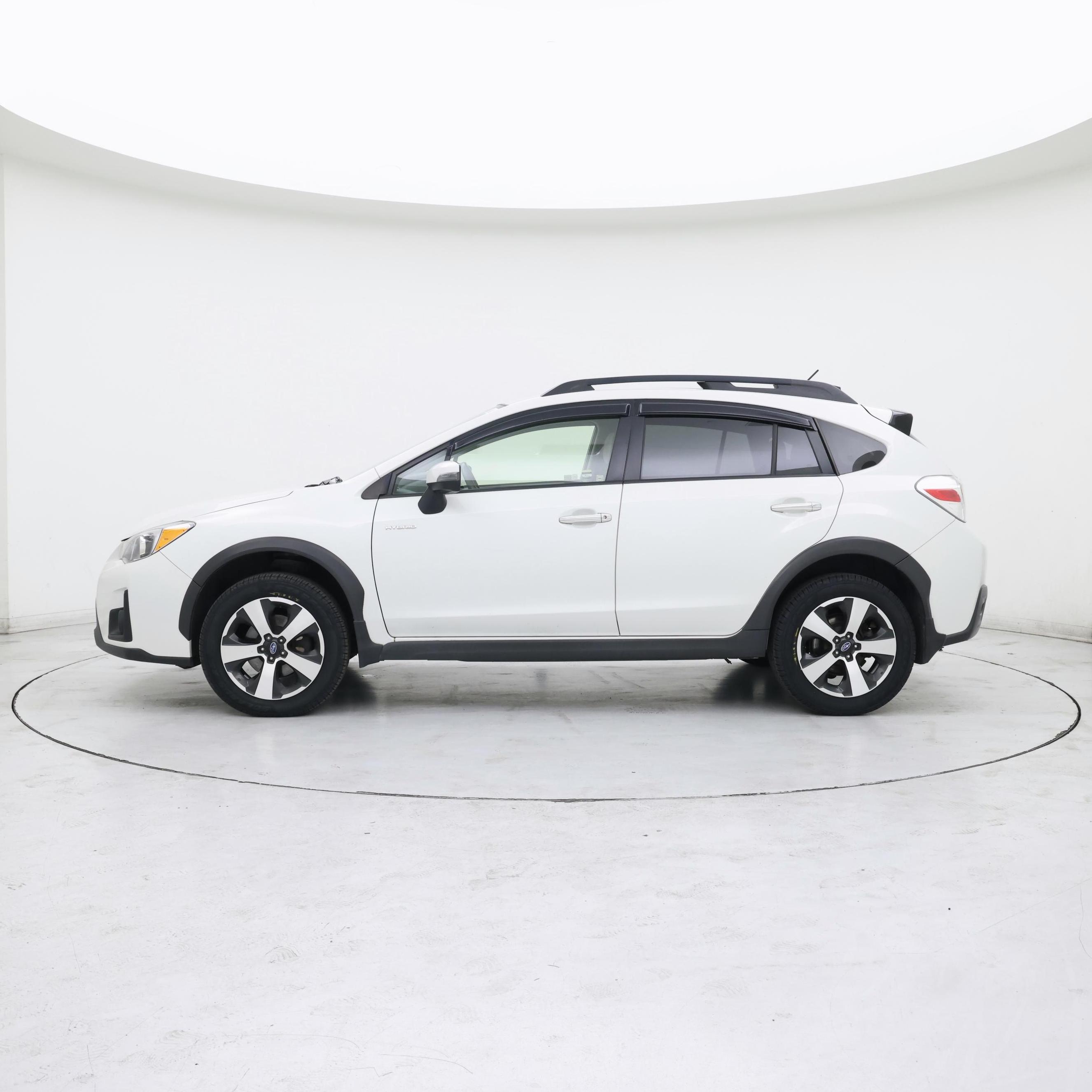 Thumbnail: 2016 Subaru XV Crosstrek - 3