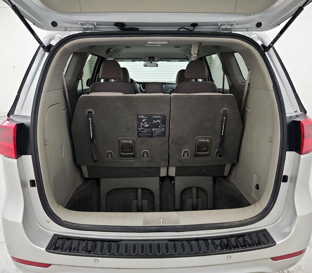 Trunk/Cargo (Seats Up)