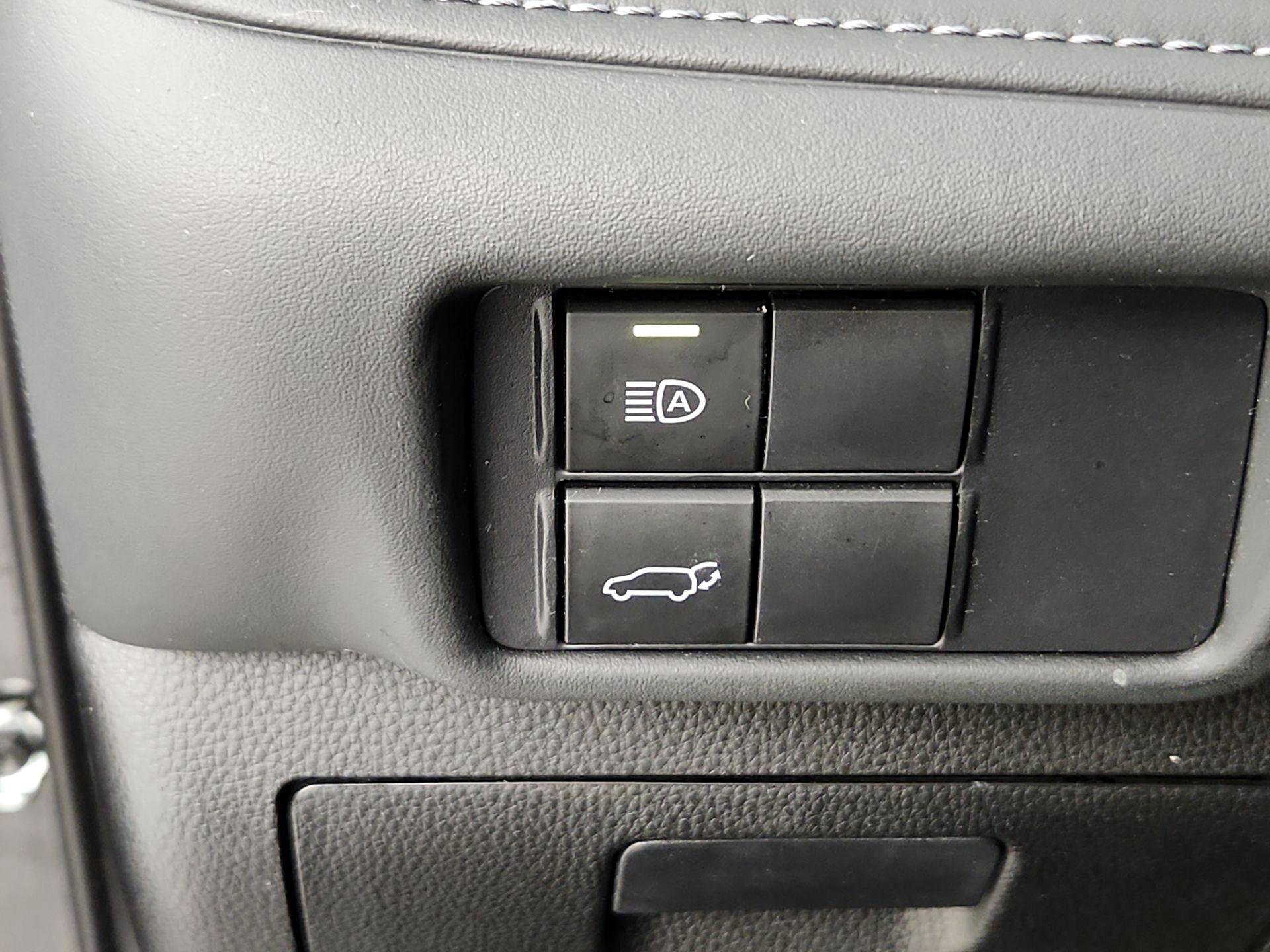 Thumbnail: 2021 Toyota Highlander - 13