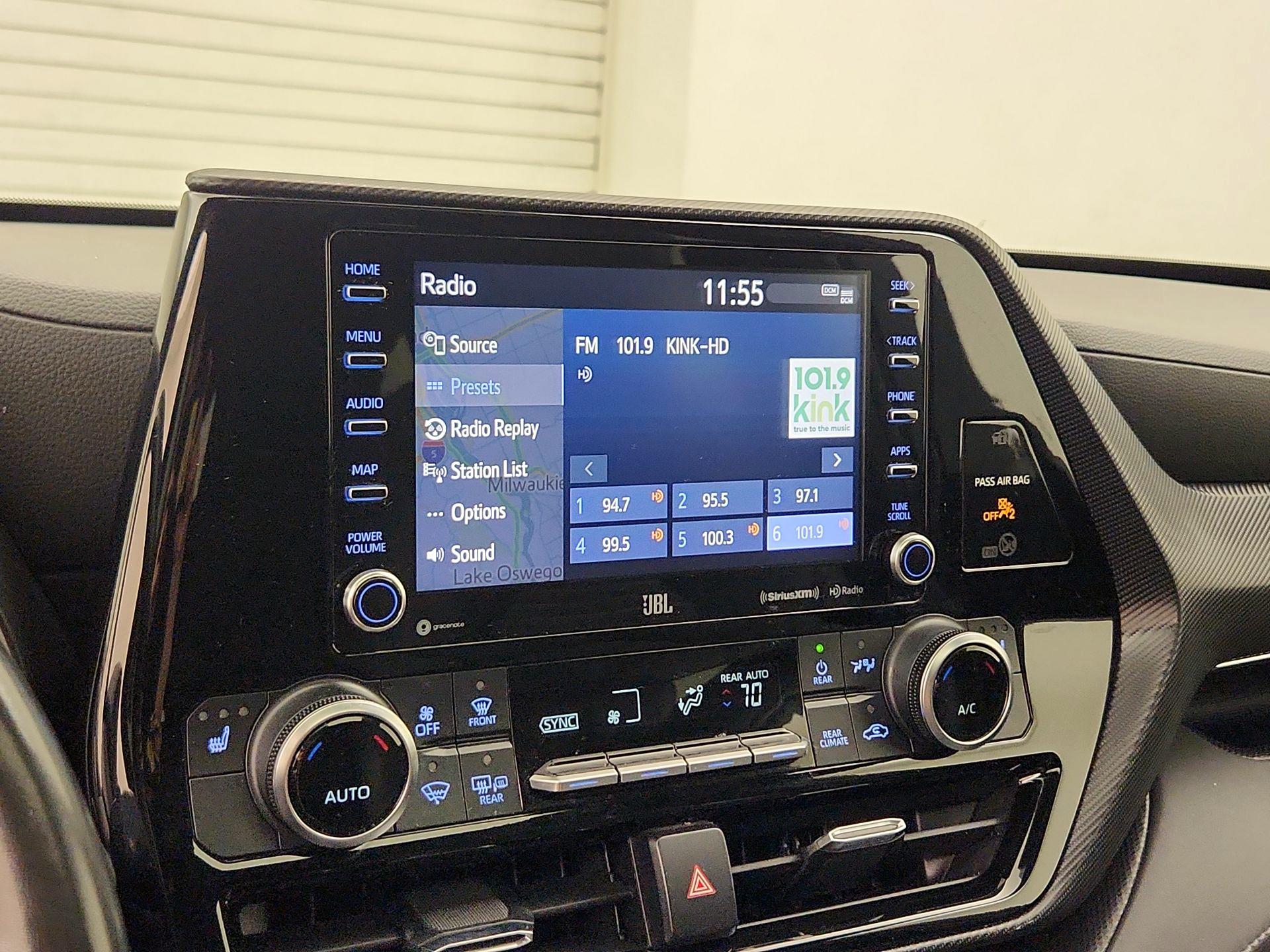 Thumbnail: 2021 Toyota Highlander - 16