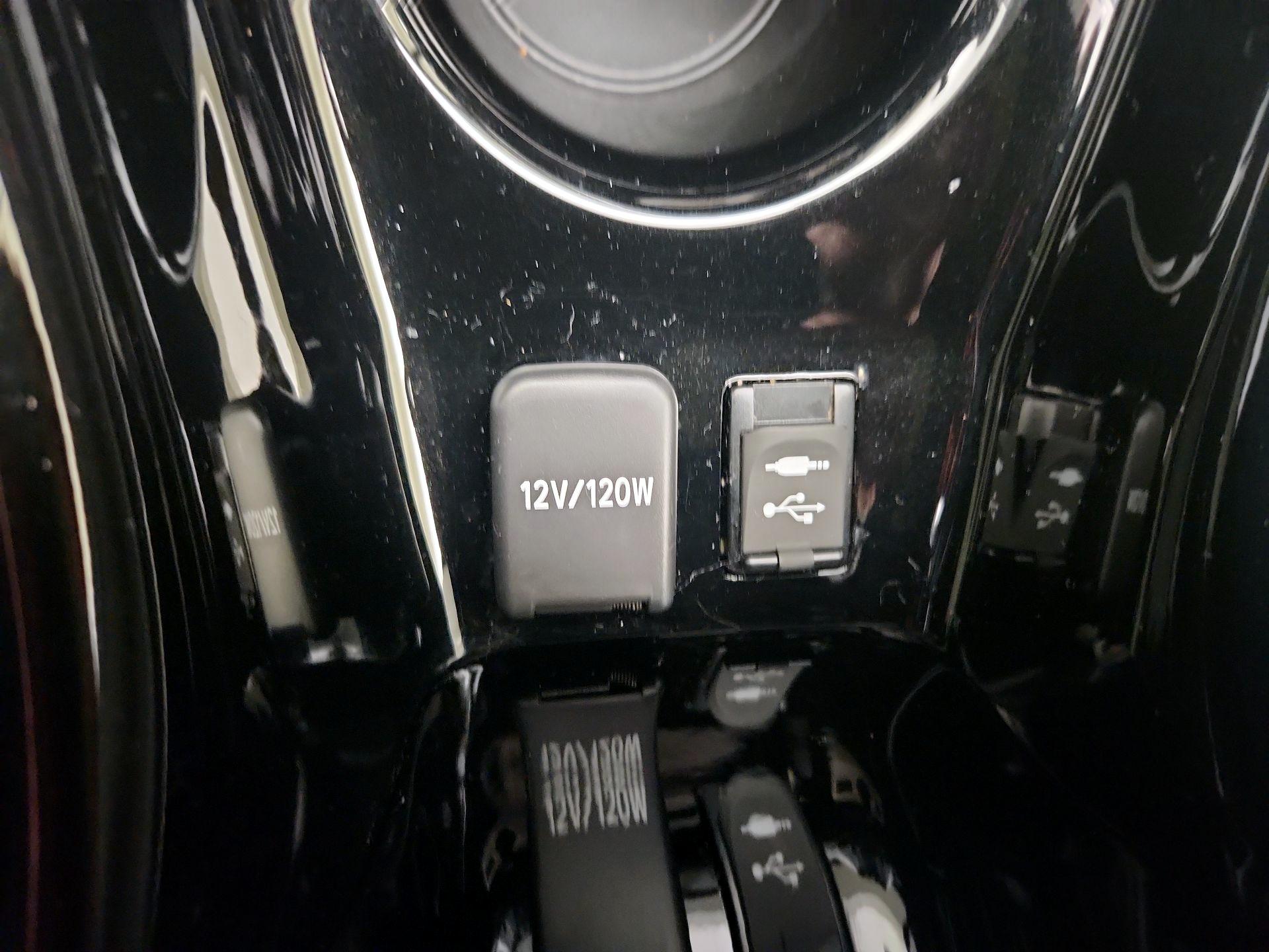 Thumbnail: 2018 Toyota Prius - 18