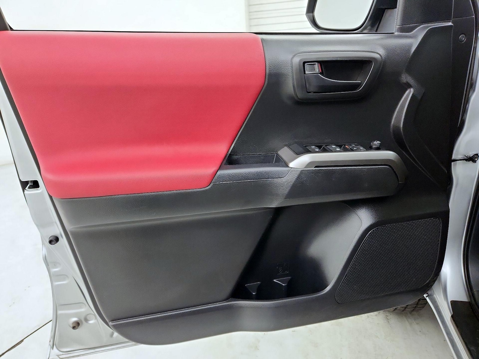 2023 Toyota Tacoma SR5 - Photo 13