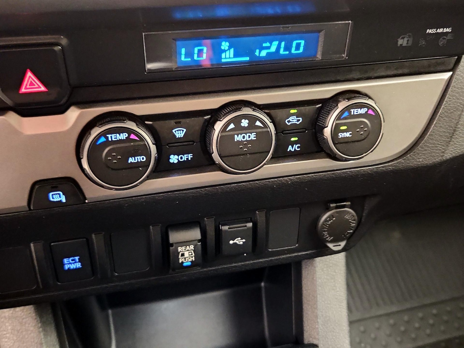 2023 Toyota Tacoma SR5 - Photo 17
