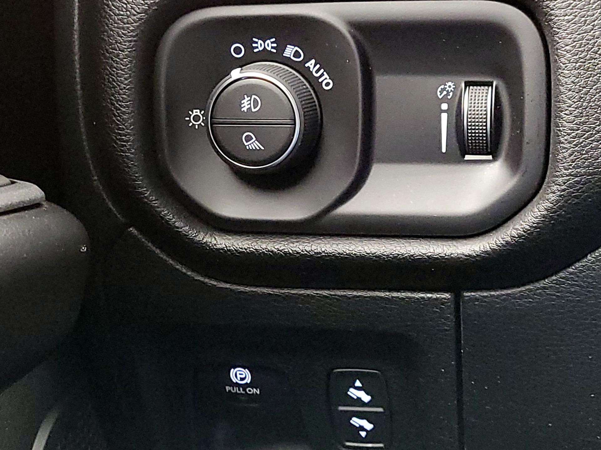 Thumbnail: 2025 RAM 1500 - 13