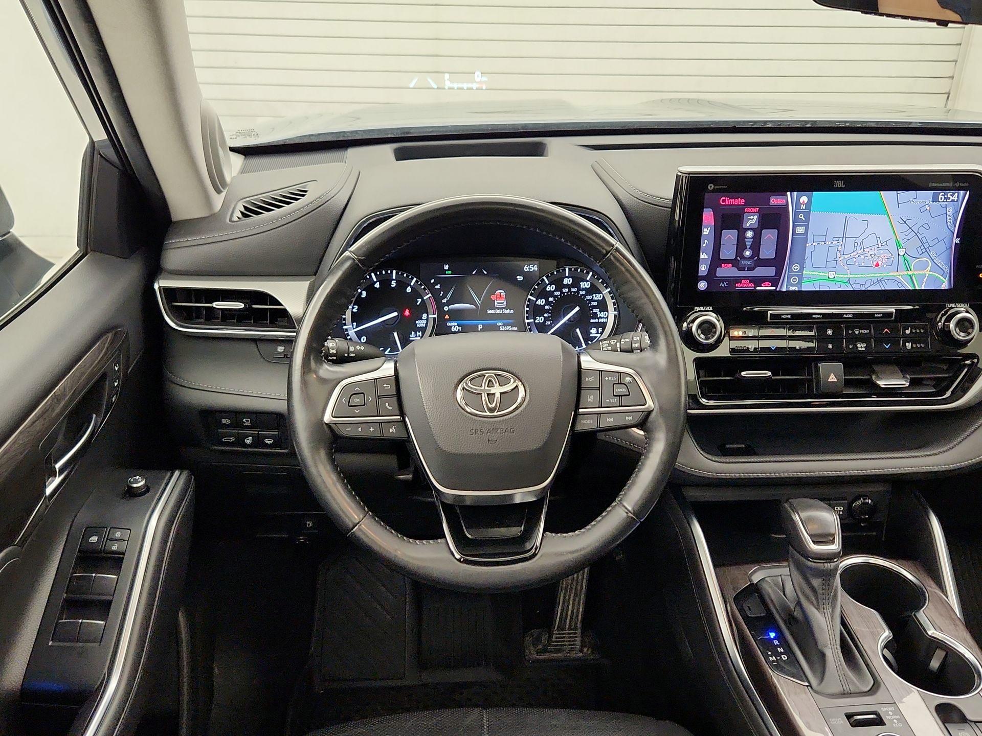 Thumbnail: 2021 Toyota Highlander - 10