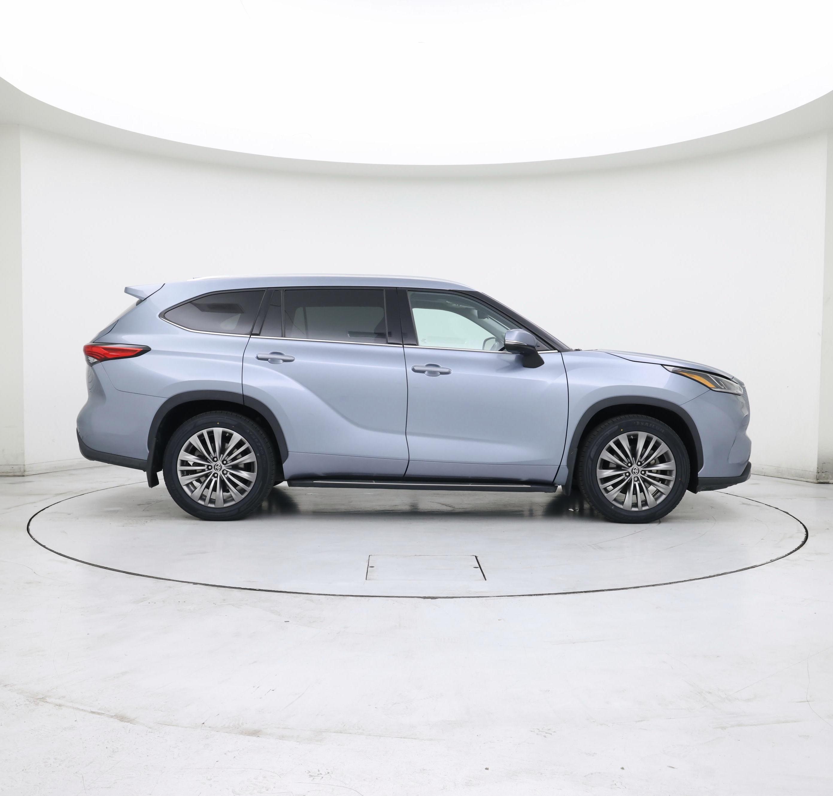 Thumbnail: 2021 Toyota Highlander - 7