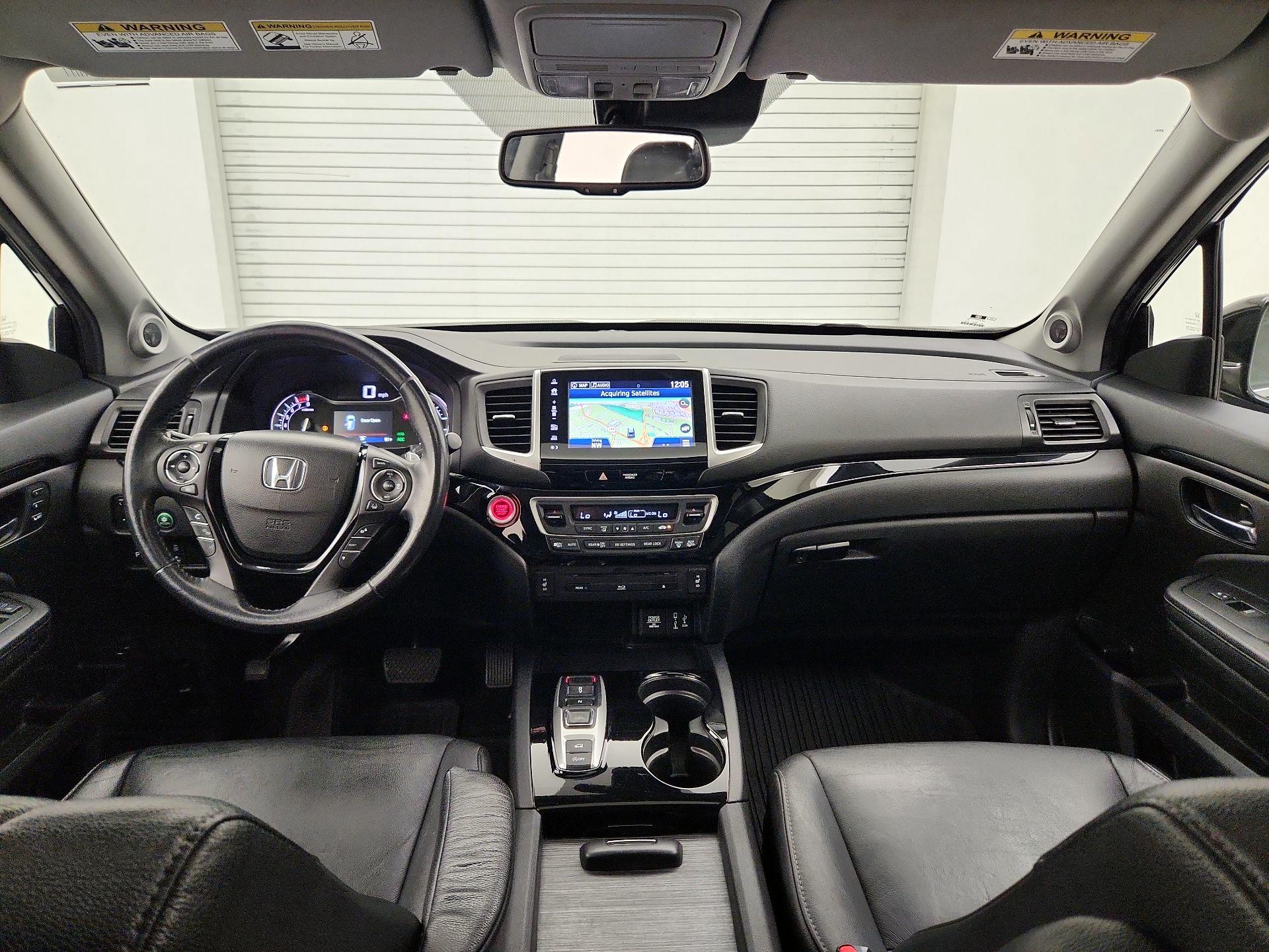 Thumbnail: 2017 Honda Pilot - 9