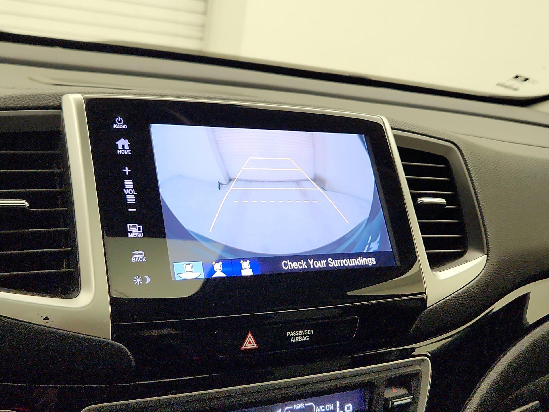 Thumbnail: 2017 Honda Pilot - 15