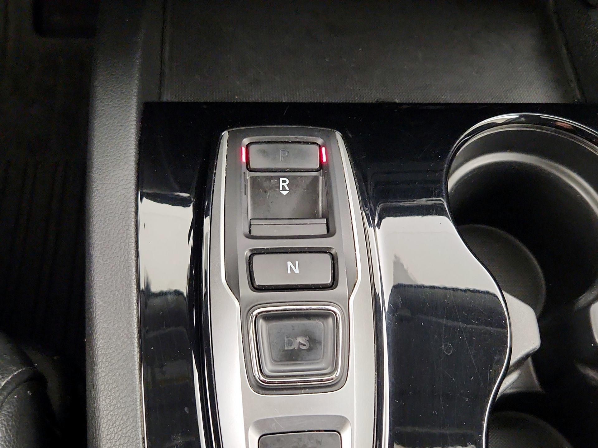 Thumbnail: 2017 Honda Pilot - 18
