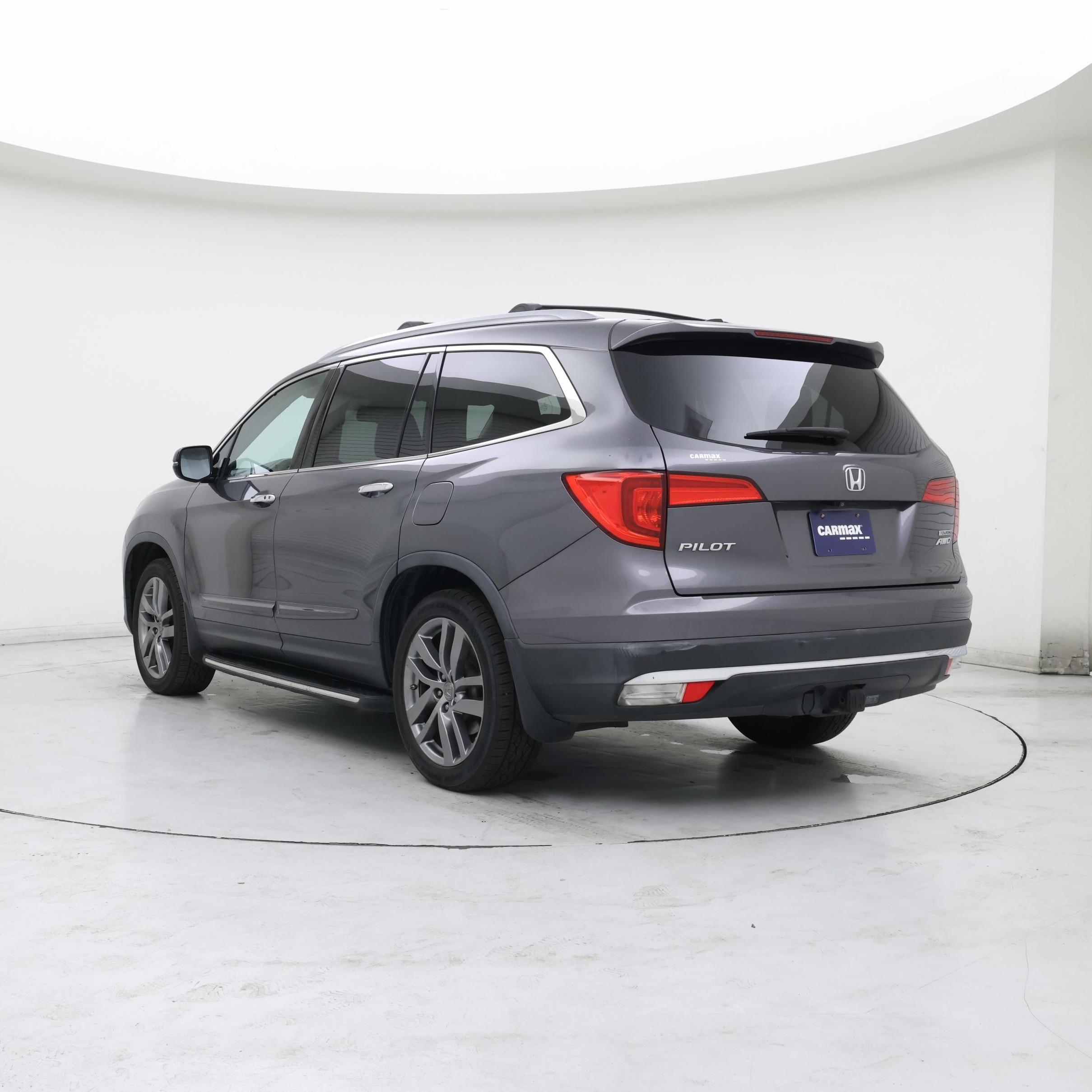 Thumbnail: 2017 Honda Pilot - 2