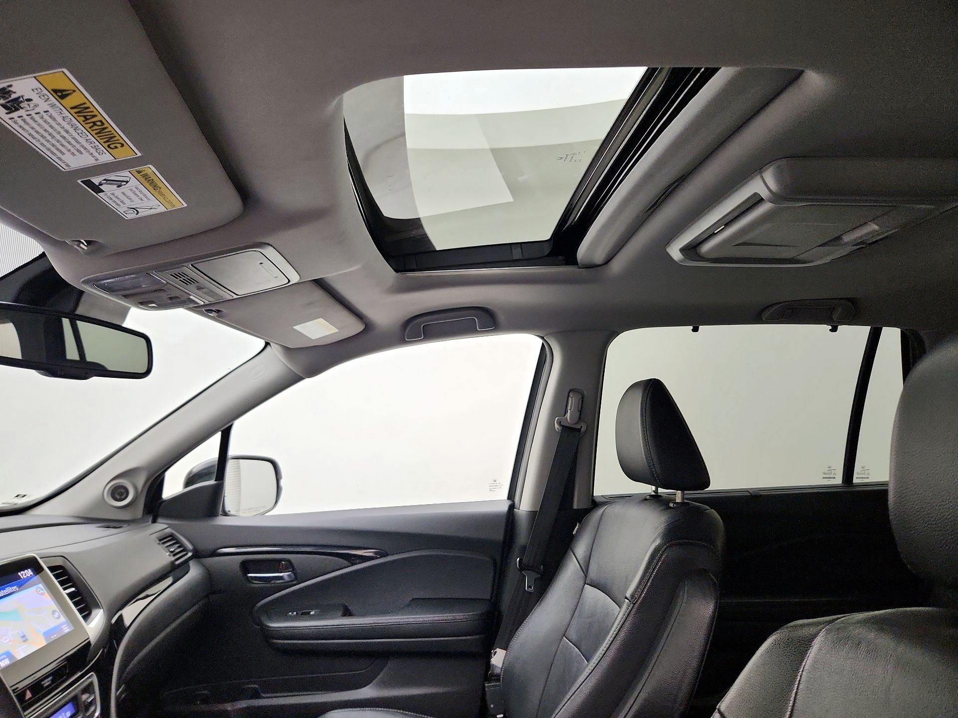 Thumbnail: 2017 Honda Pilot - 20