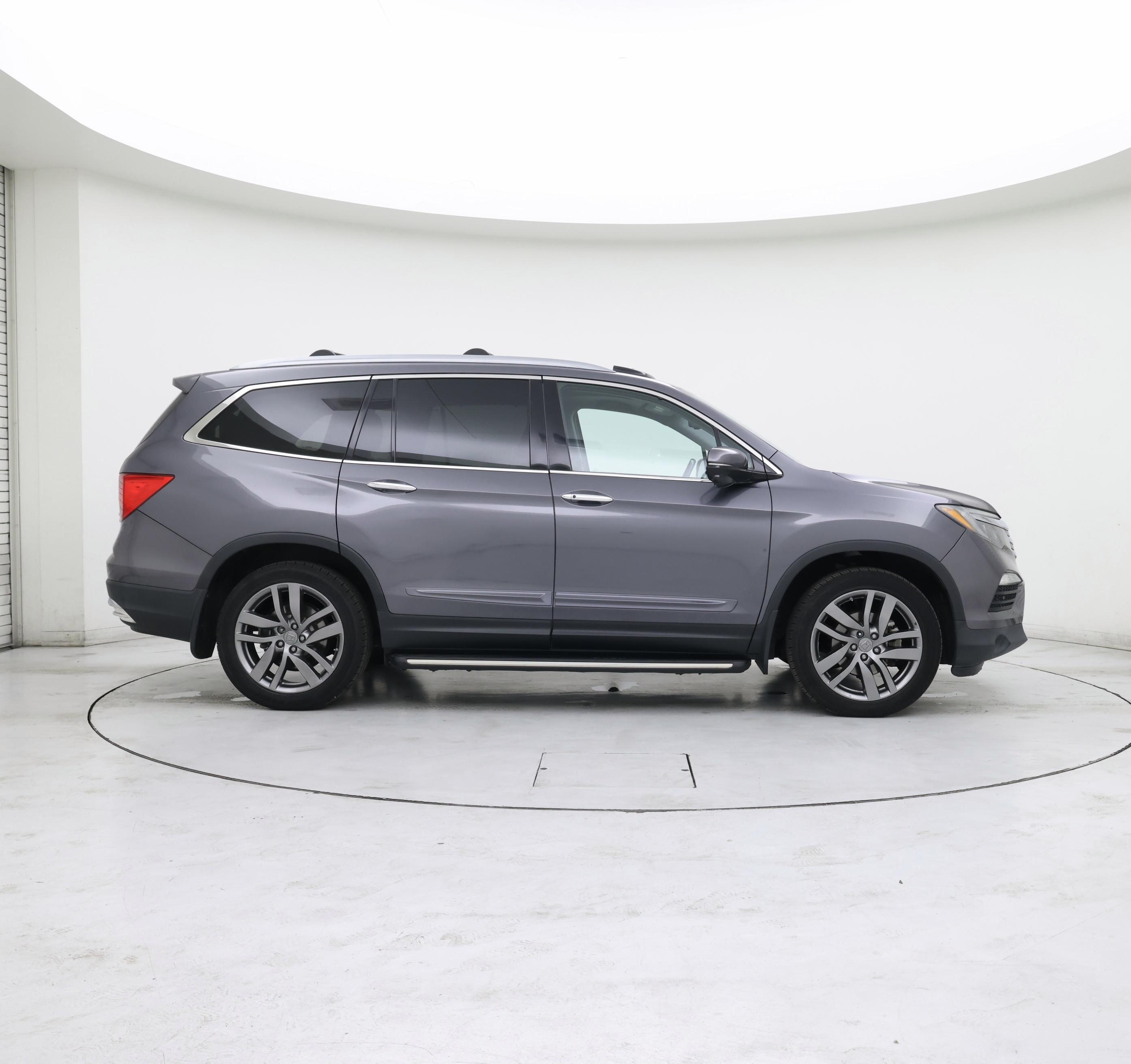 Thumbnail: 2017 Honda Pilot - 7
