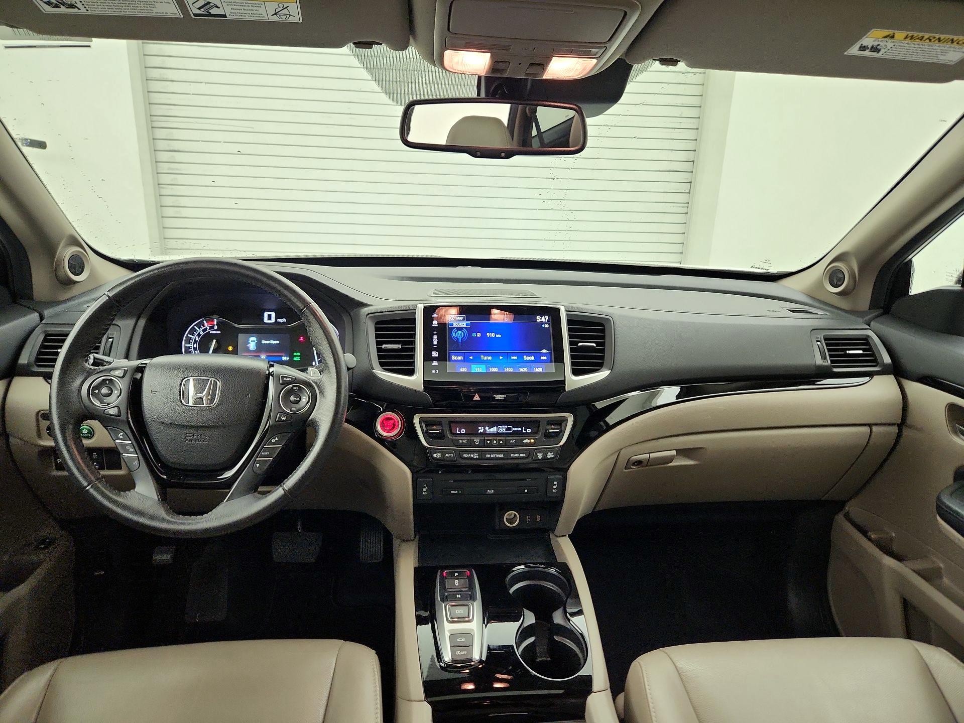 Thumbnail: 2017 Honda Pilot - 9
