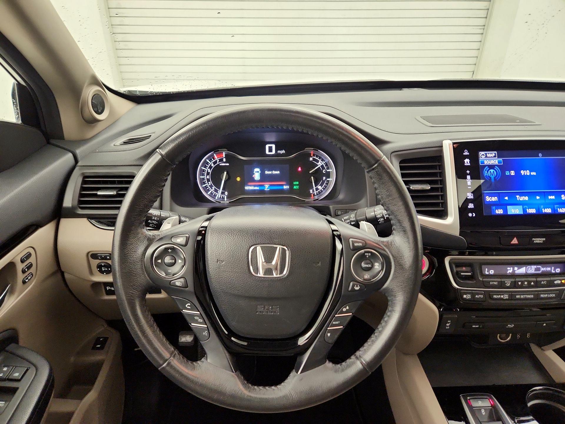 Thumbnail: 2017 Honda Pilot - 10