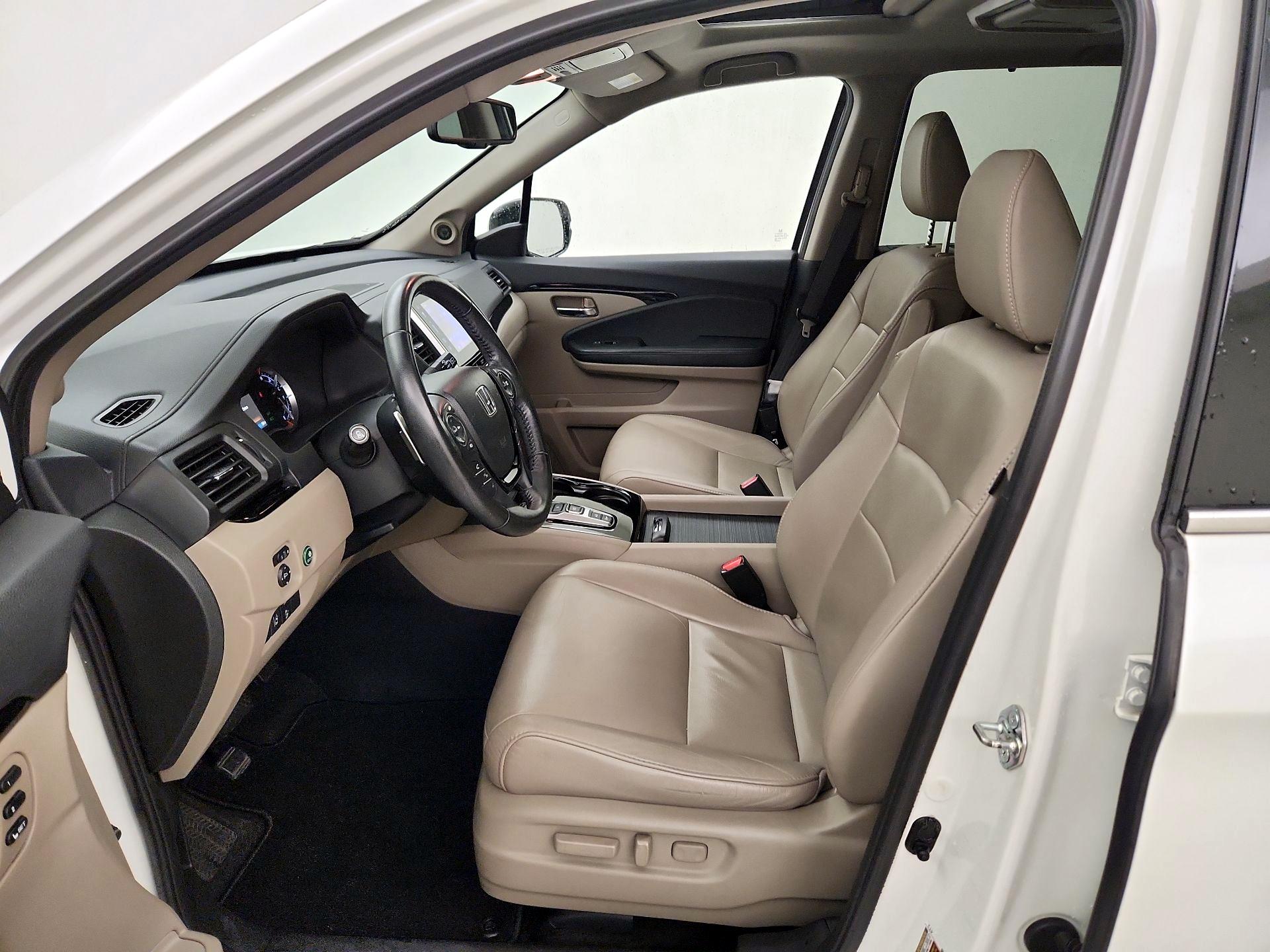 Thumbnail: 2017 Honda Pilot - 11