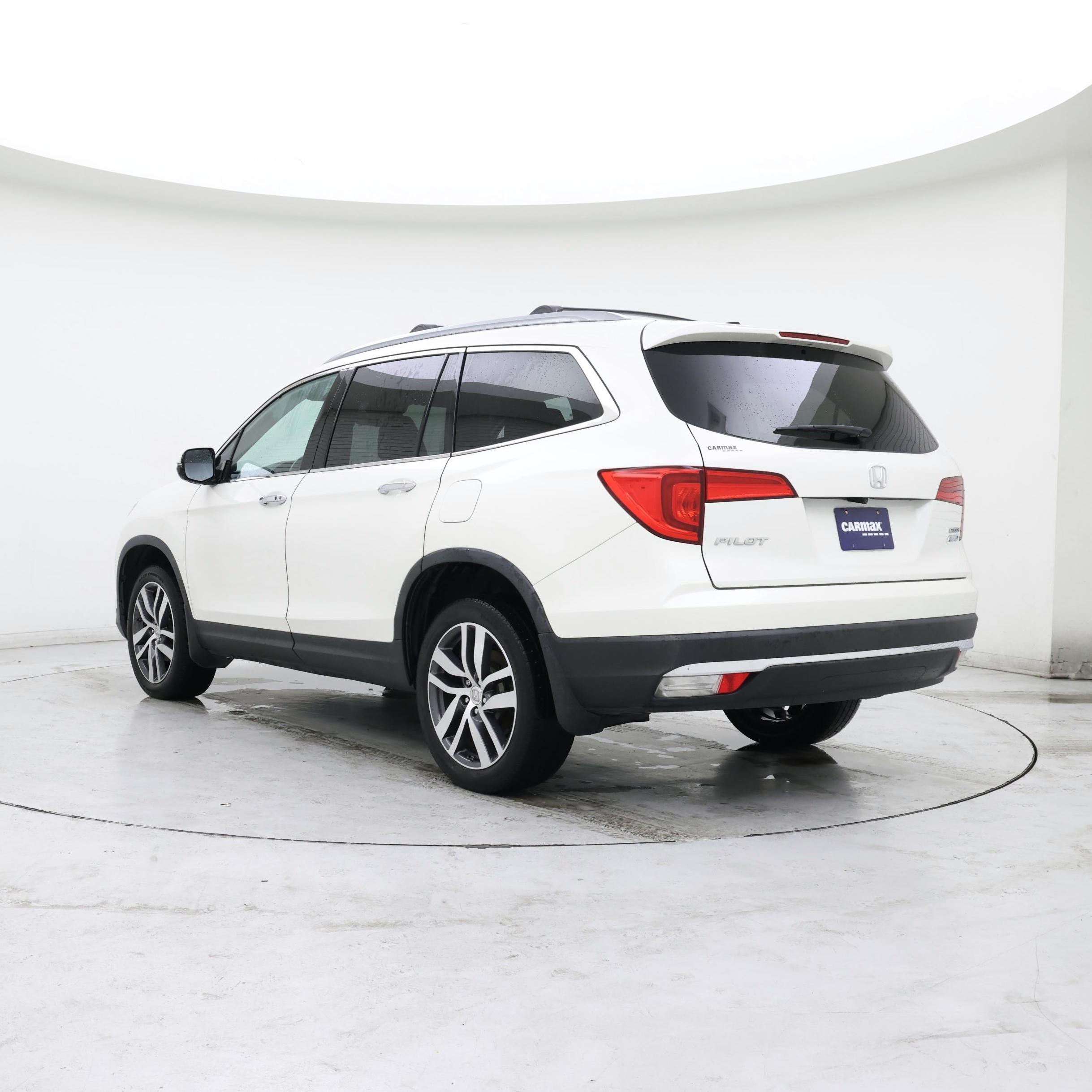 Thumbnail: 2017 Honda Pilot - 2