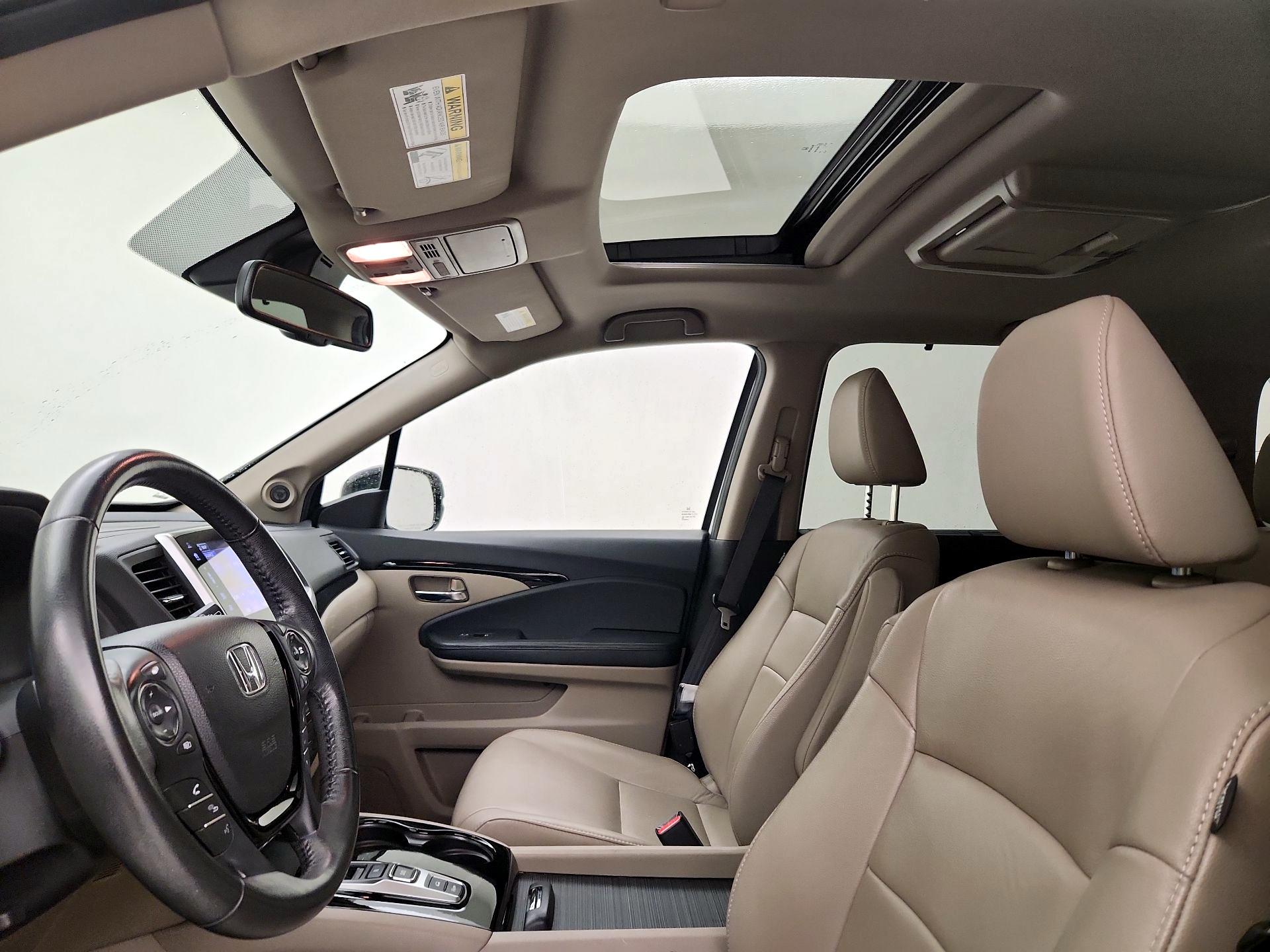 Thumbnail: 2017 Honda Pilot - 19