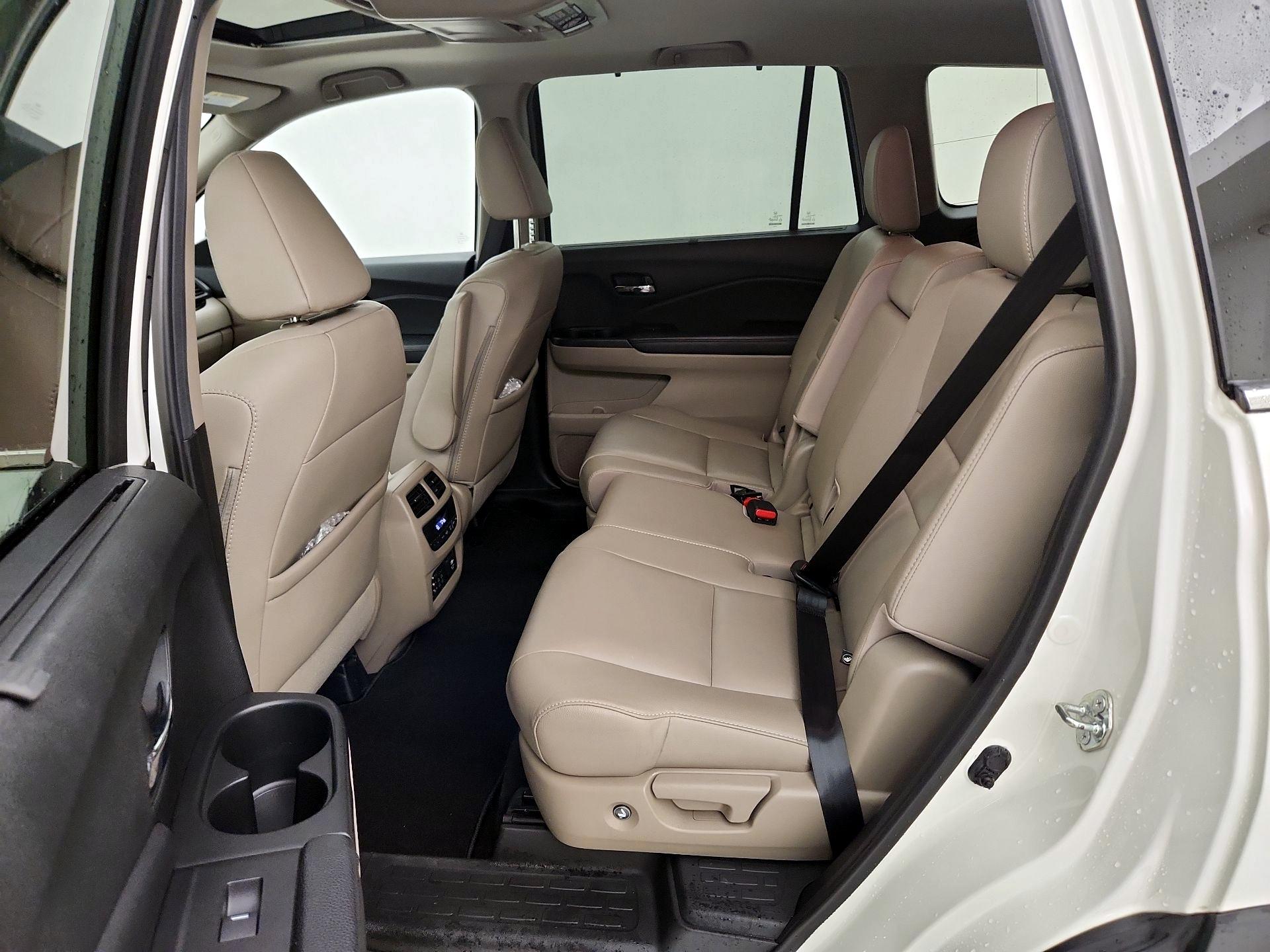 Thumbnail: 2017 Honda Pilot - 20