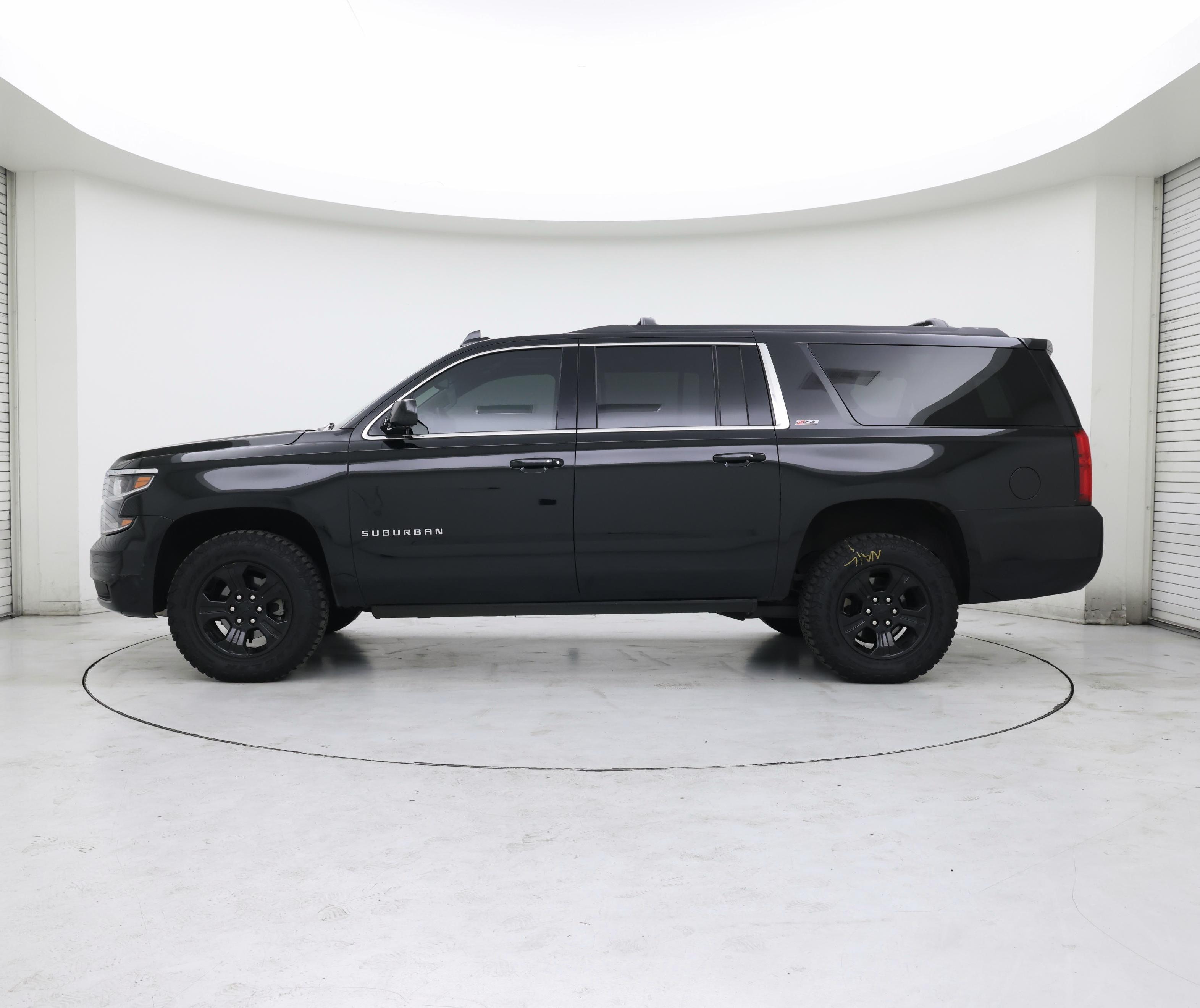 Thumbnail: 2017 Chevrolet Suburban - 3