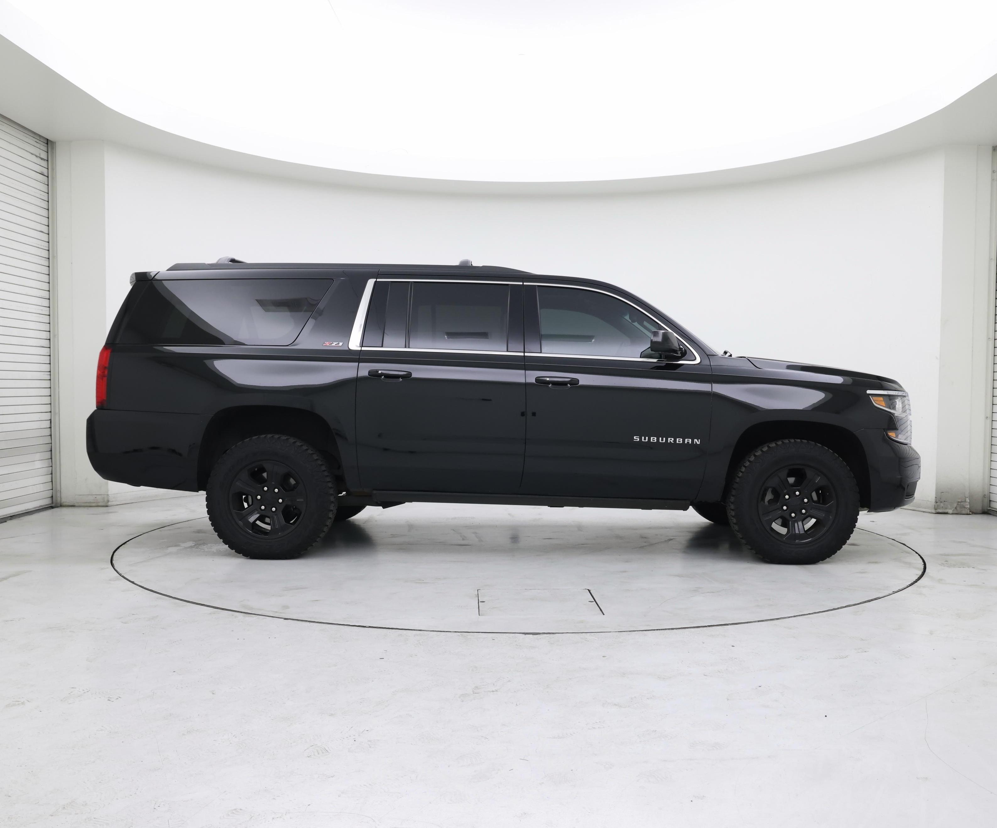 Thumbnail: 2017 Chevrolet Suburban - 7