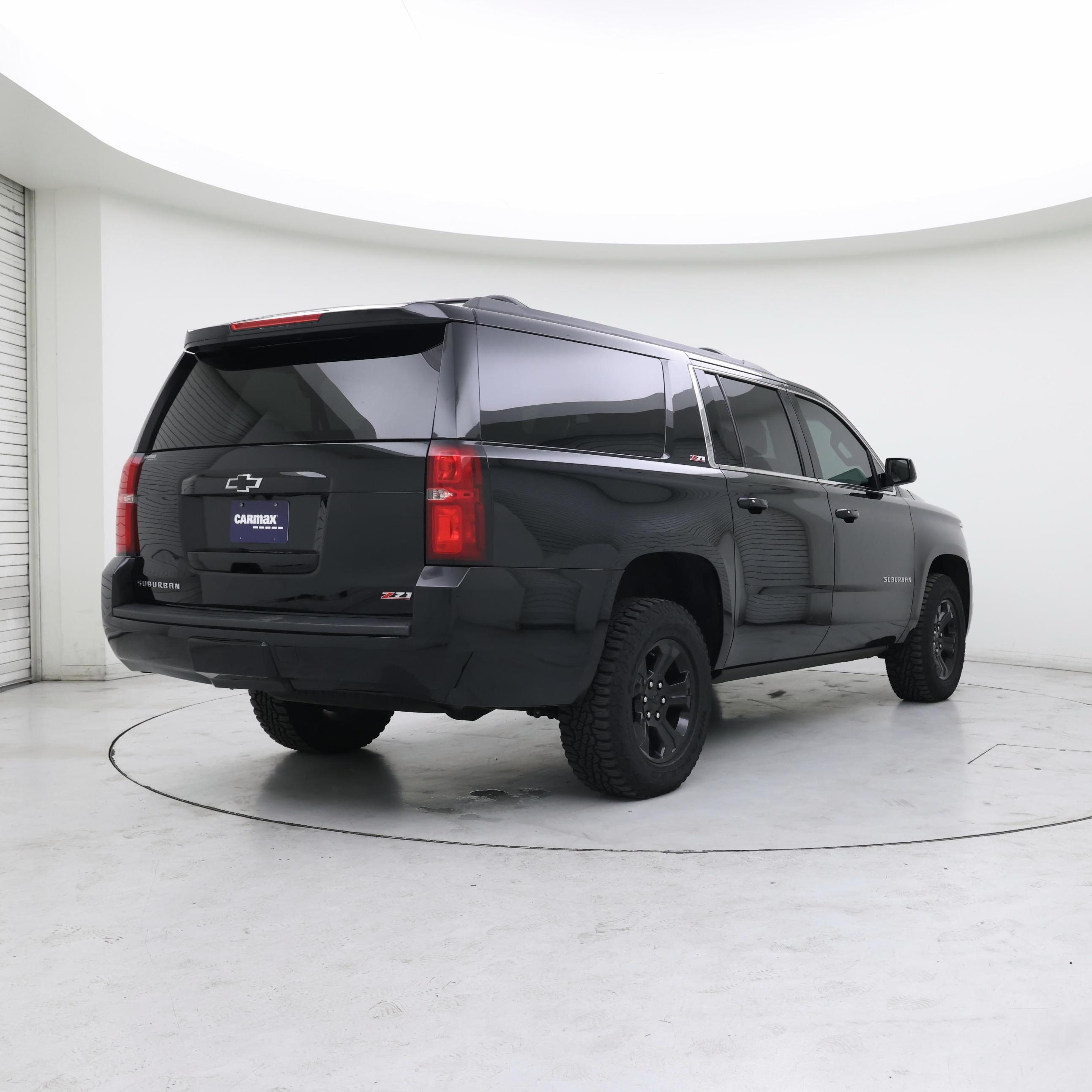 Thumbnail: 2017 Chevrolet Suburban - 8