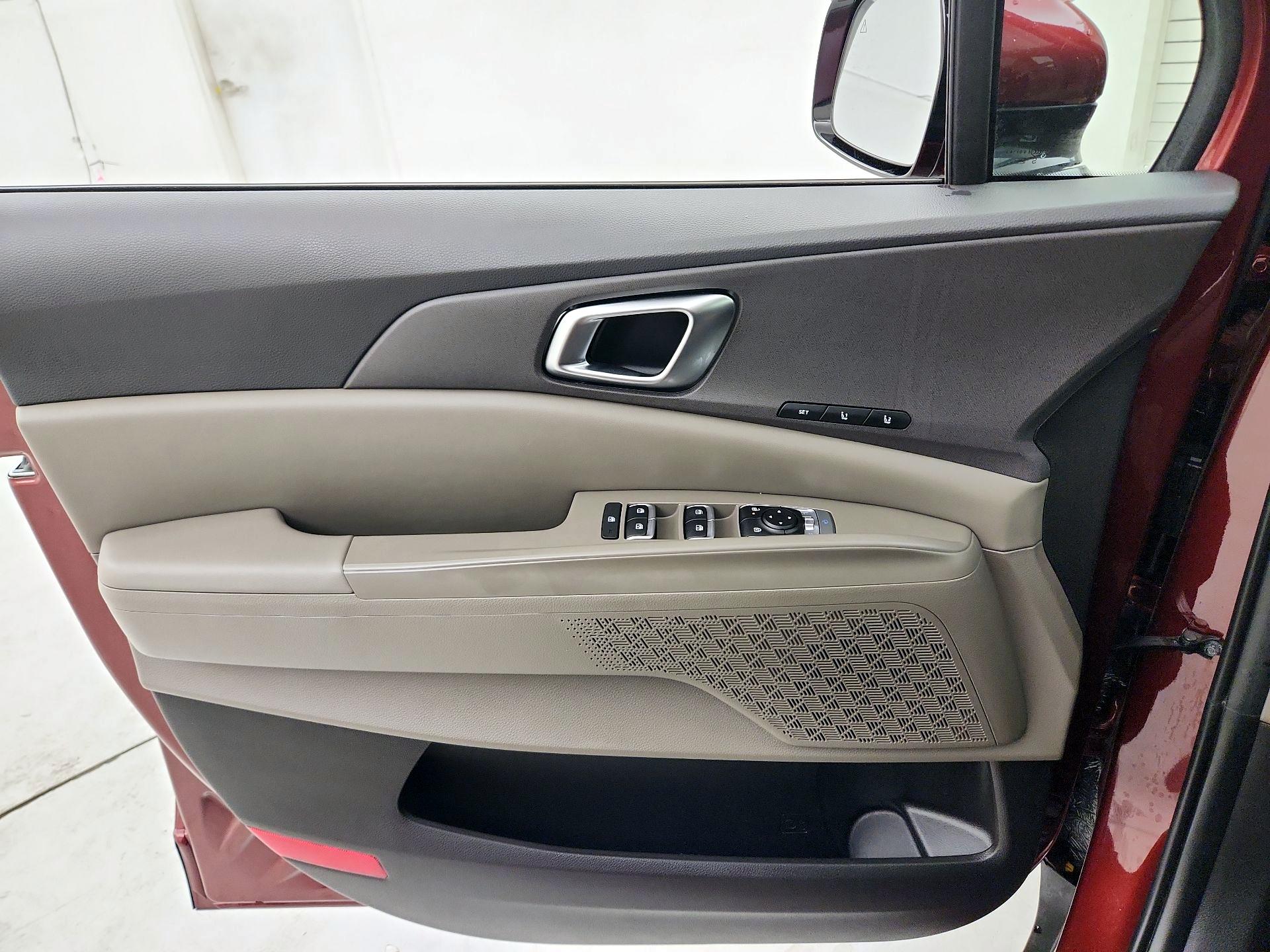 Thumbnail: 2025 Kia Carnival - 12