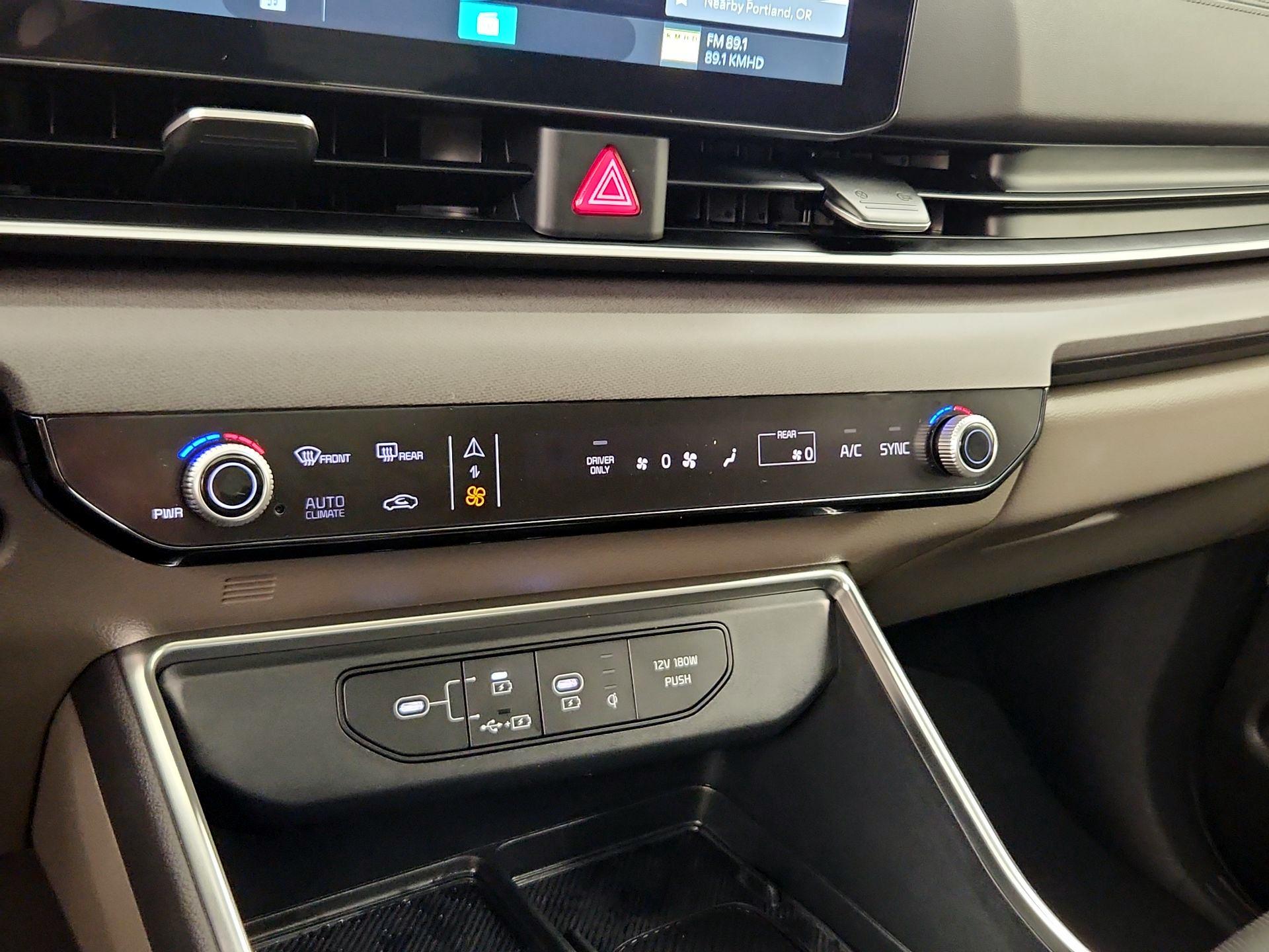 Thumbnail: 2025 Kia Carnival - 17