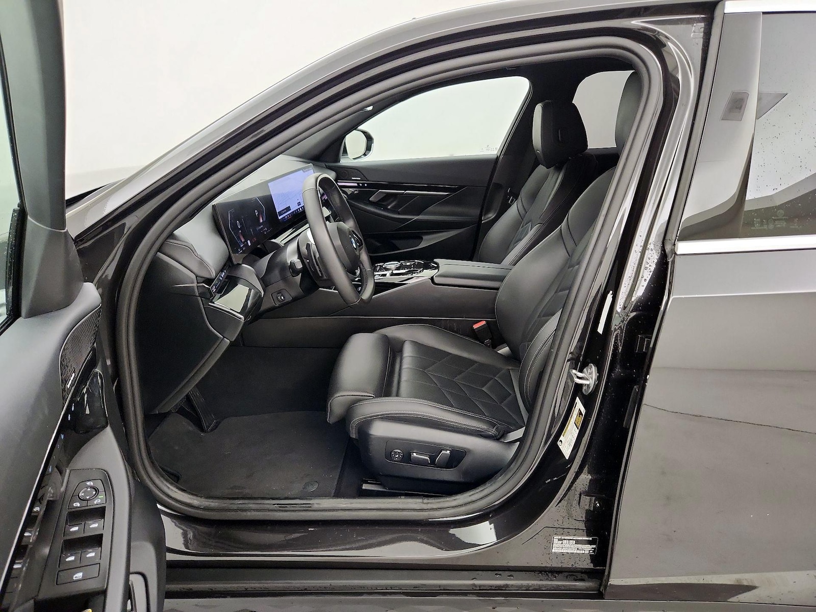 2024 BMW 5 Series 530i - Photo 12