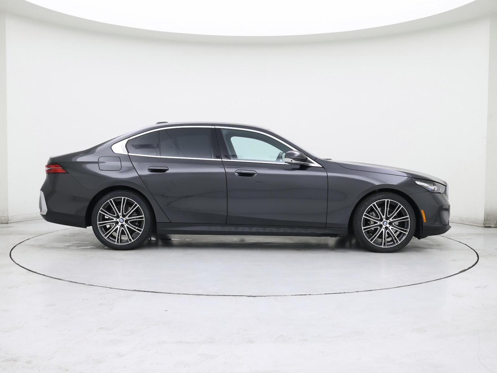 2024 BMW 5 Series 530i - Photo 8