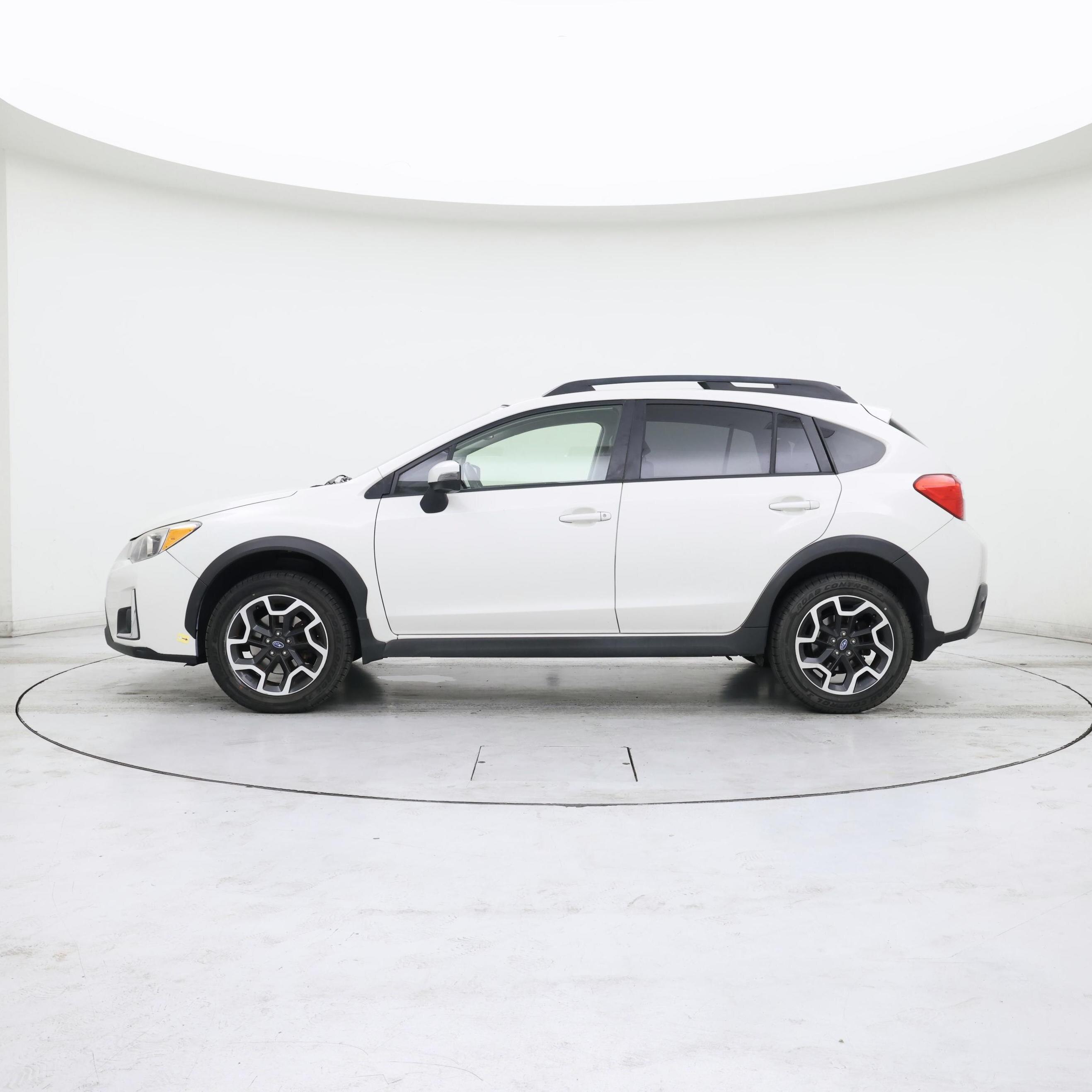 Thumbnail: 2016 Subaru XV Crosstrek - 3