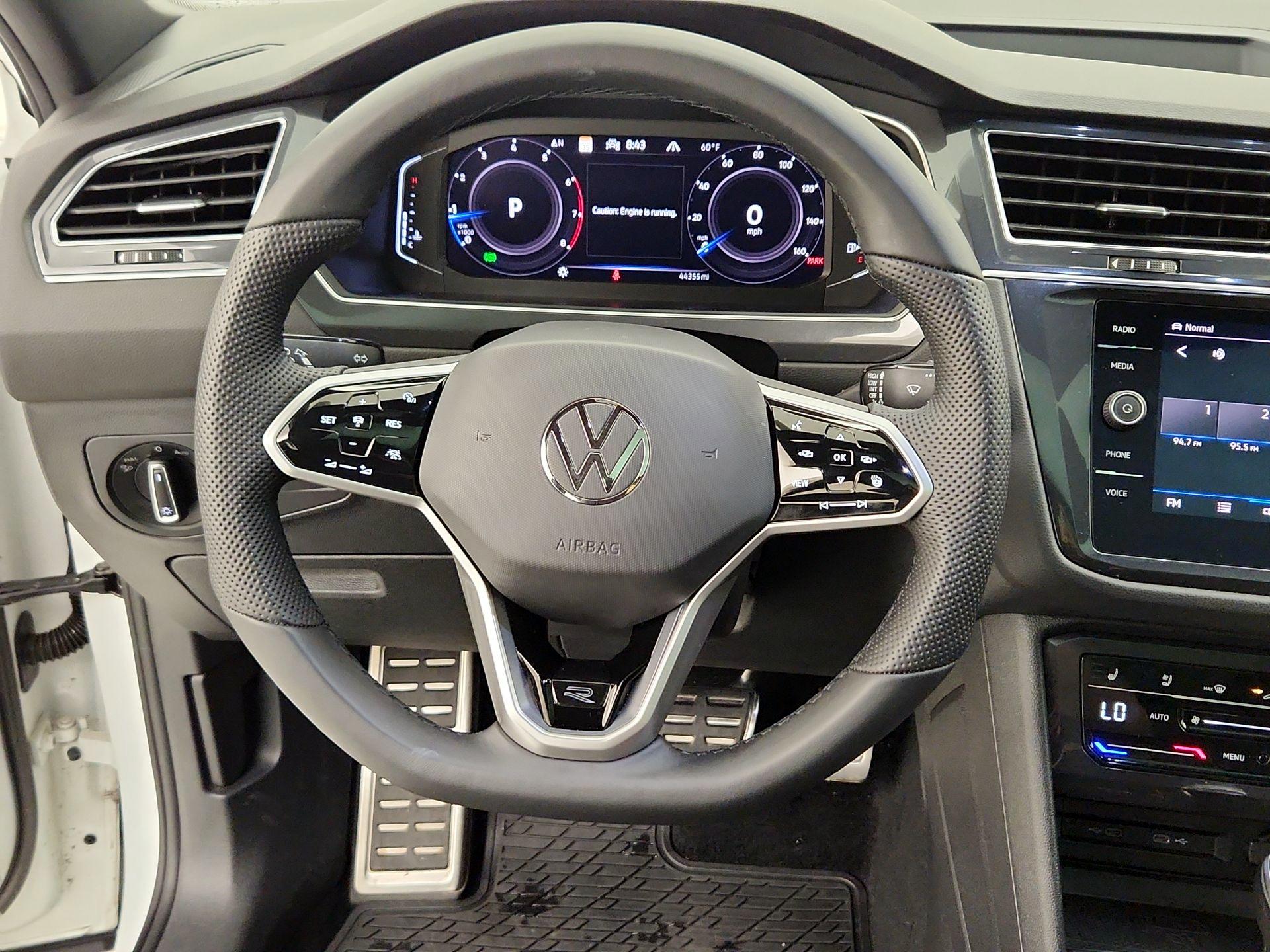 Thumbnail: 2022 Volkswagen Tiguan - 10