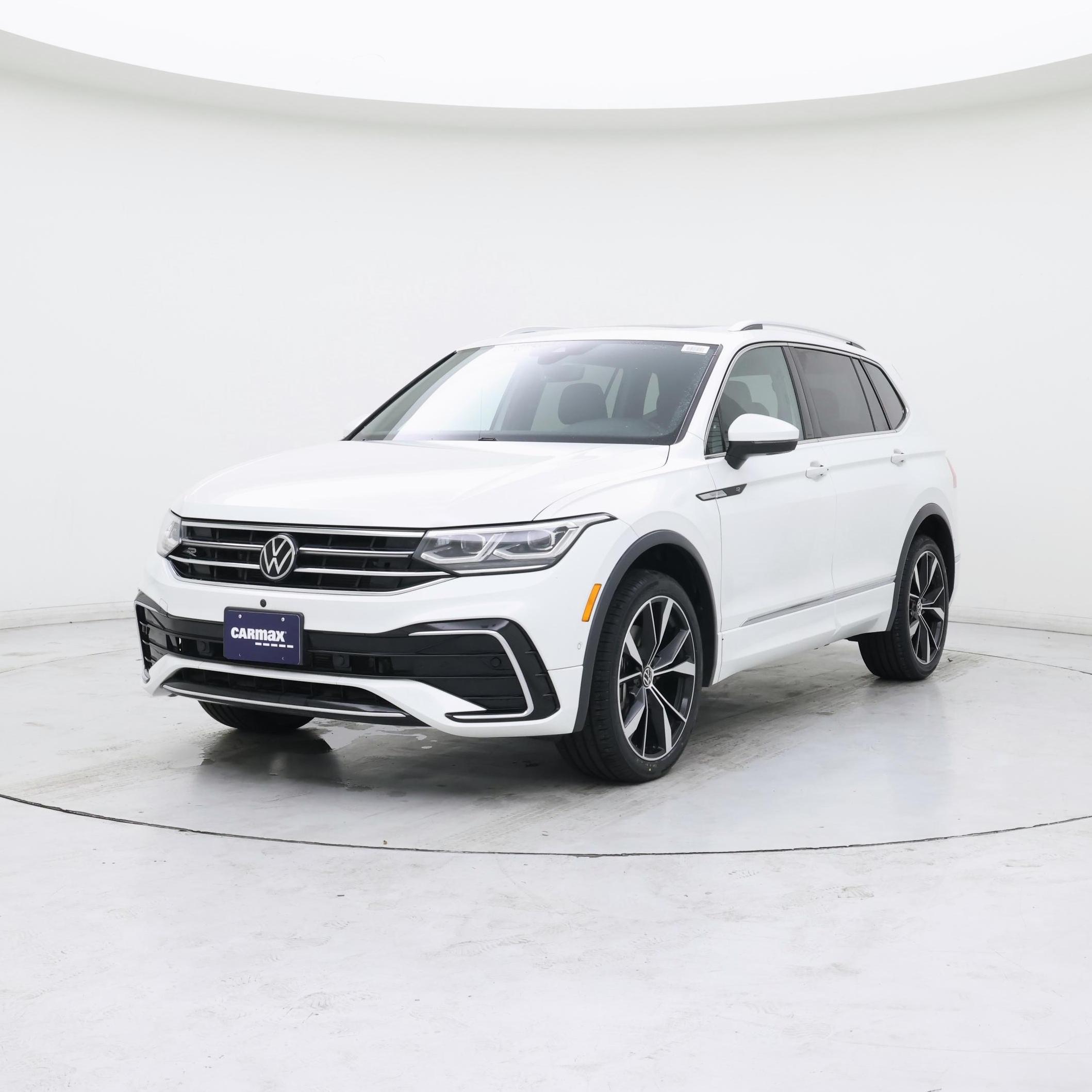 Thumbnail: 2022 Volkswagen Tiguan - 4