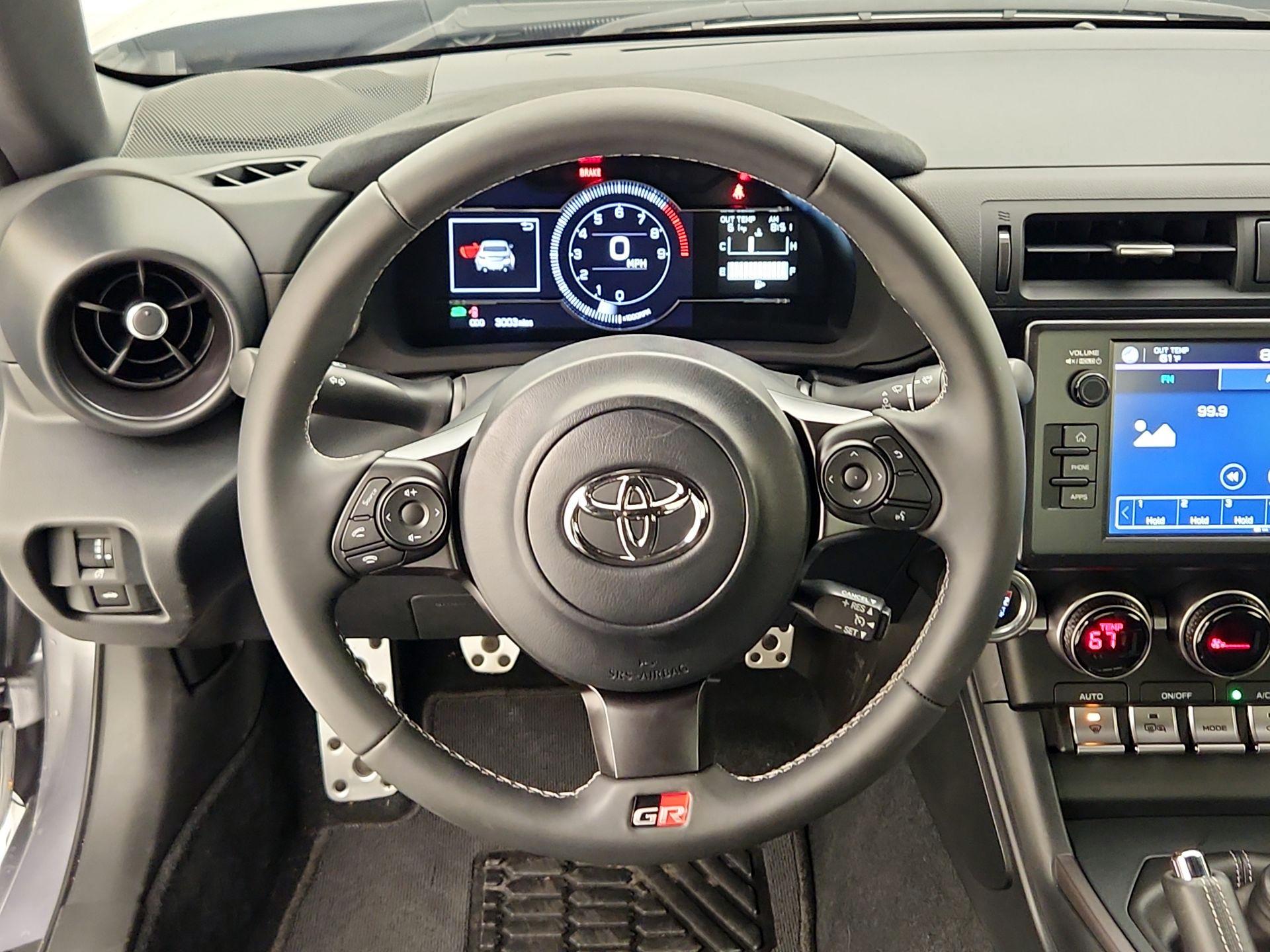 Thumbnail: 2023 Toyota GR86 - 10