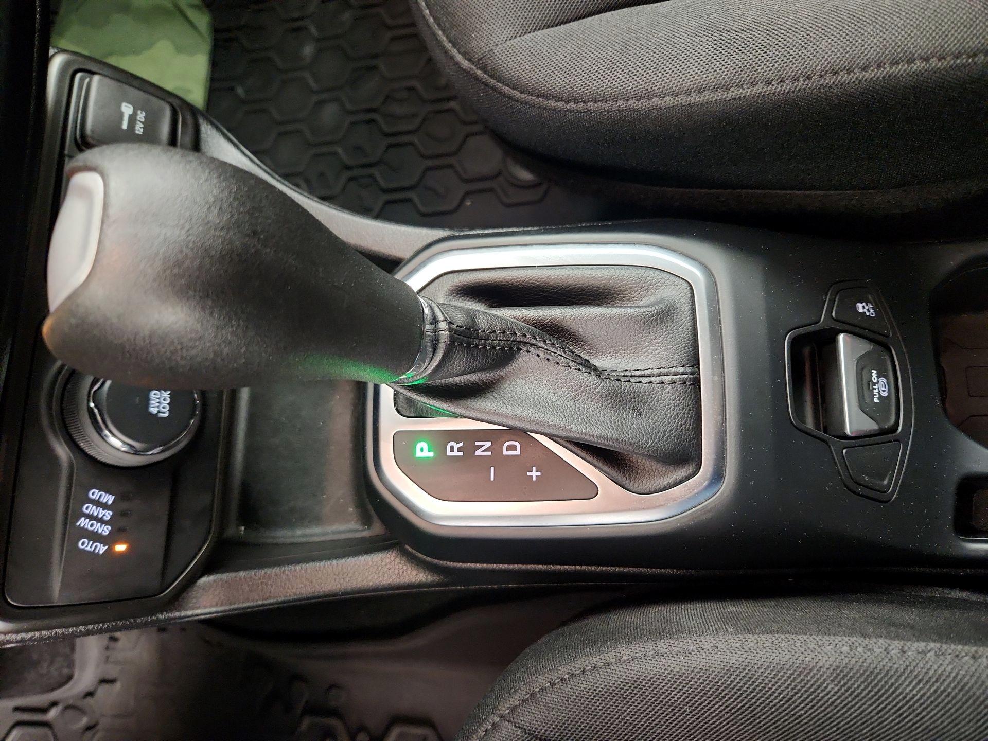 Thumbnail: 2020 Jeep Renegade - 17