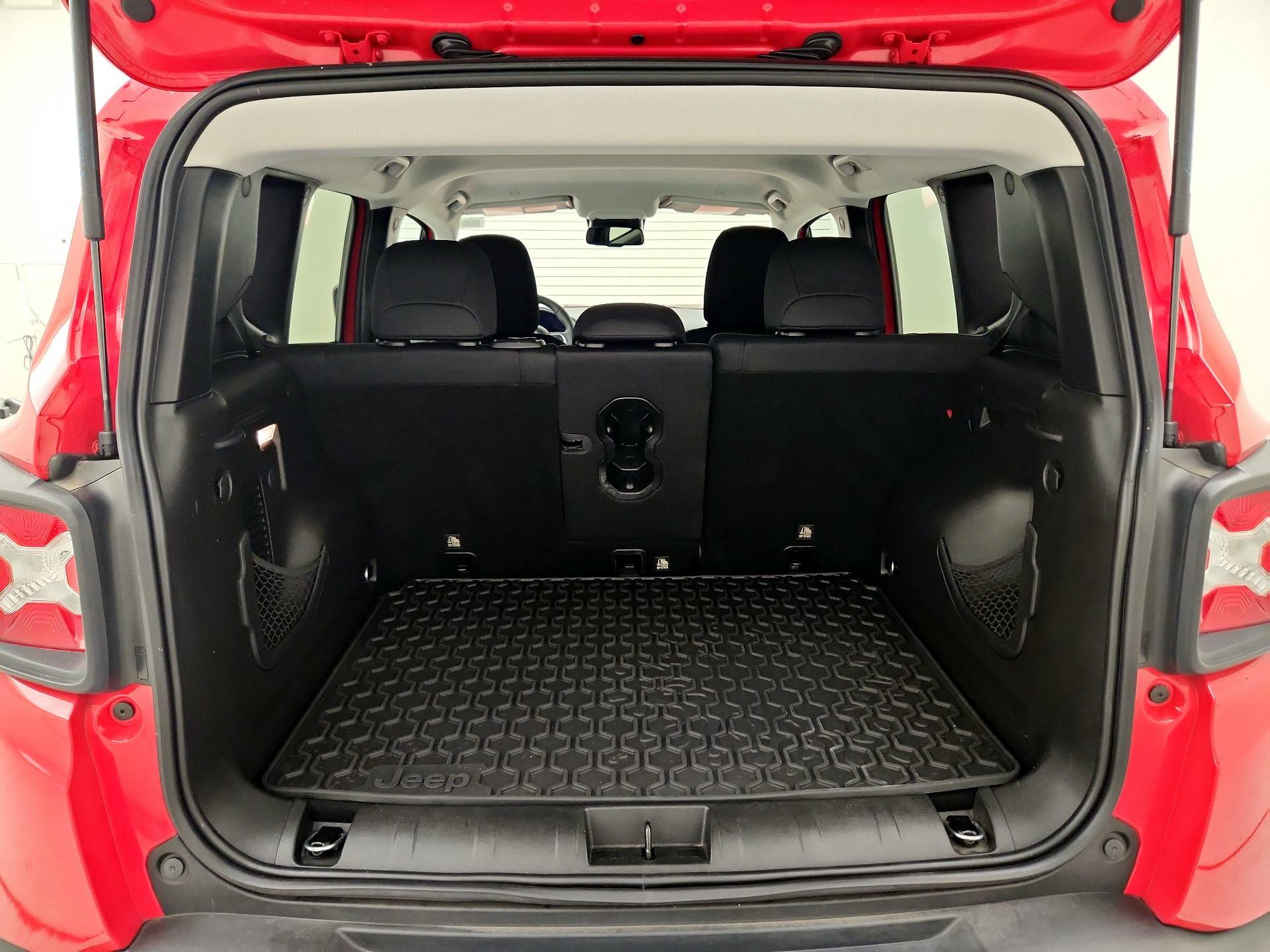Thumbnail: 2020 Jeep Renegade - 20