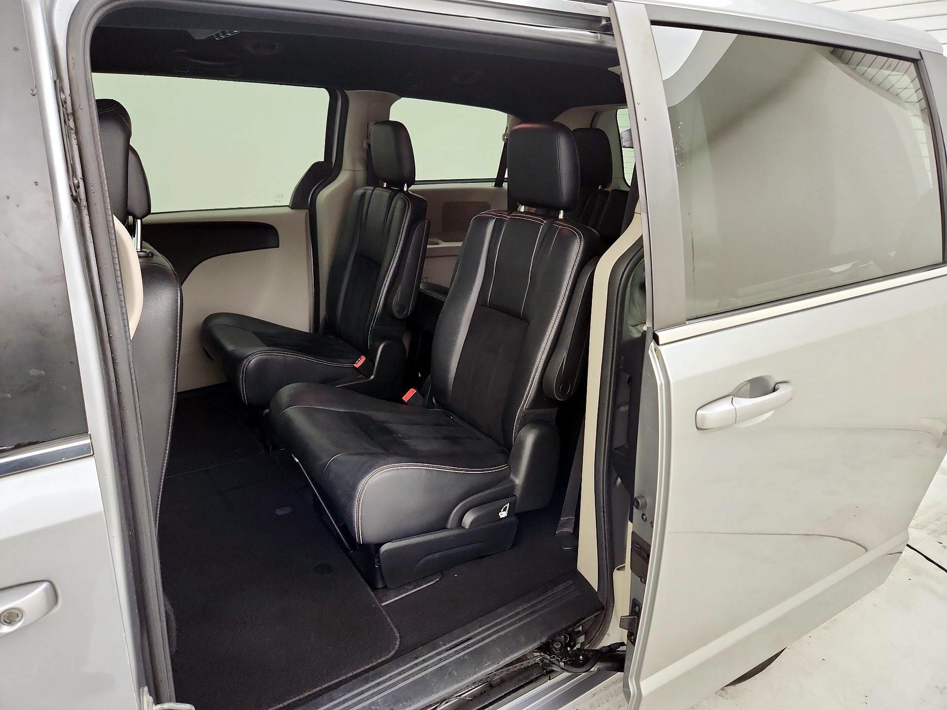 Thumbnail: 2018 Dodge Grand Caravan - 19