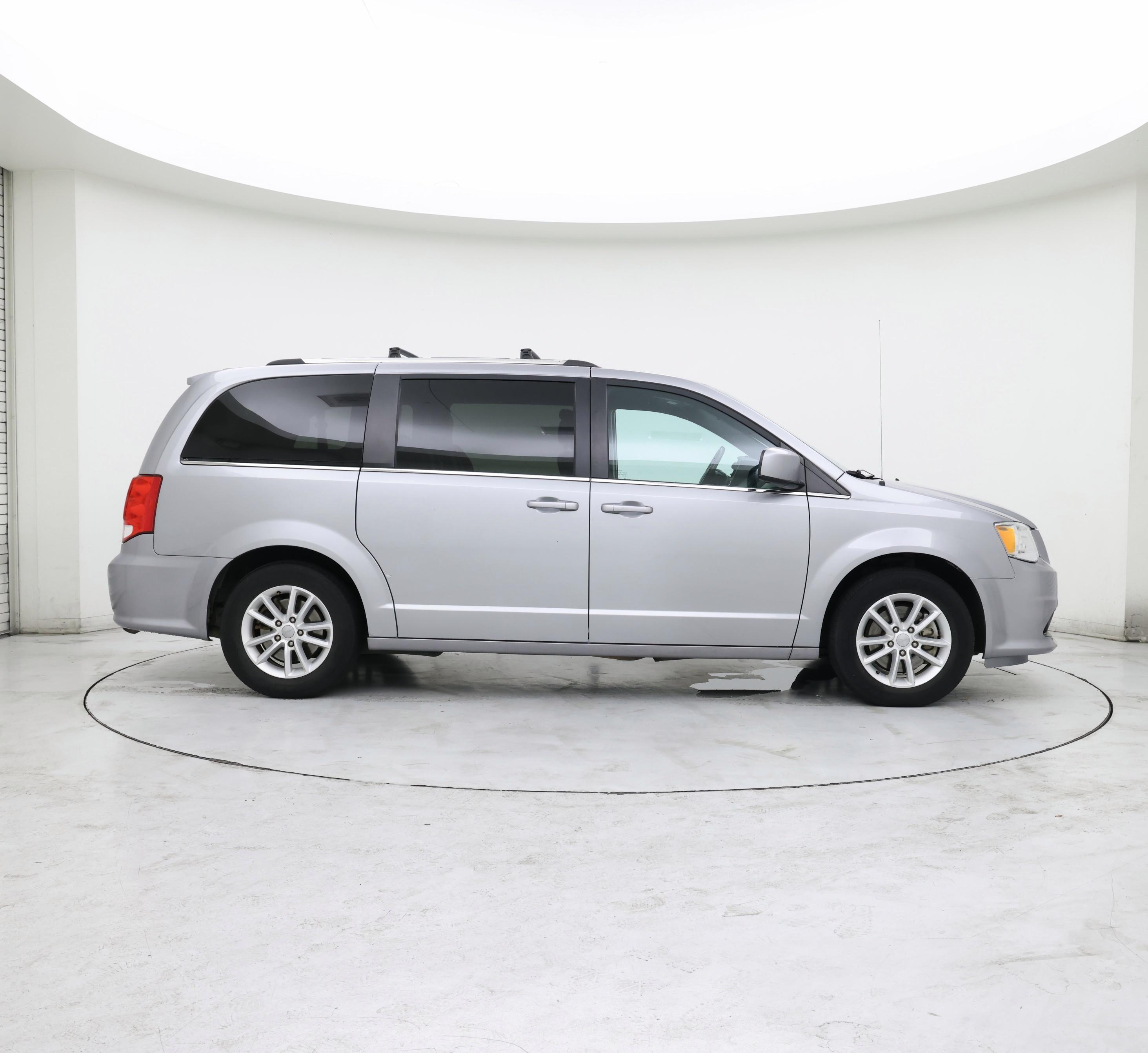 Thumbnail: 2018 Dodge Grand Caravan - 7