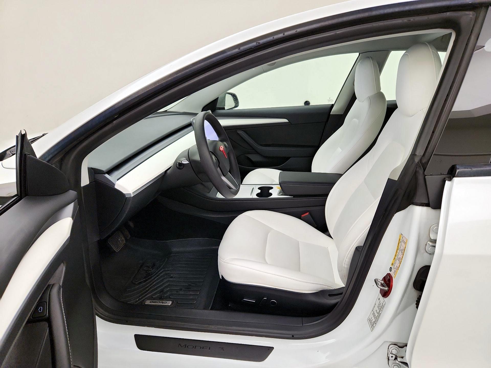 Thumbnail: 2022 Tesla Model 3 - 11